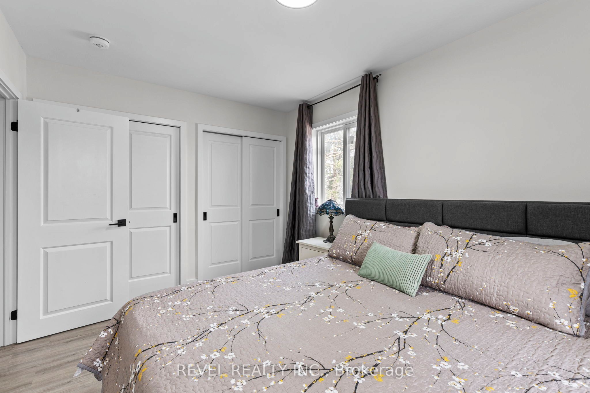99 Wellington Street E Property Photo 18