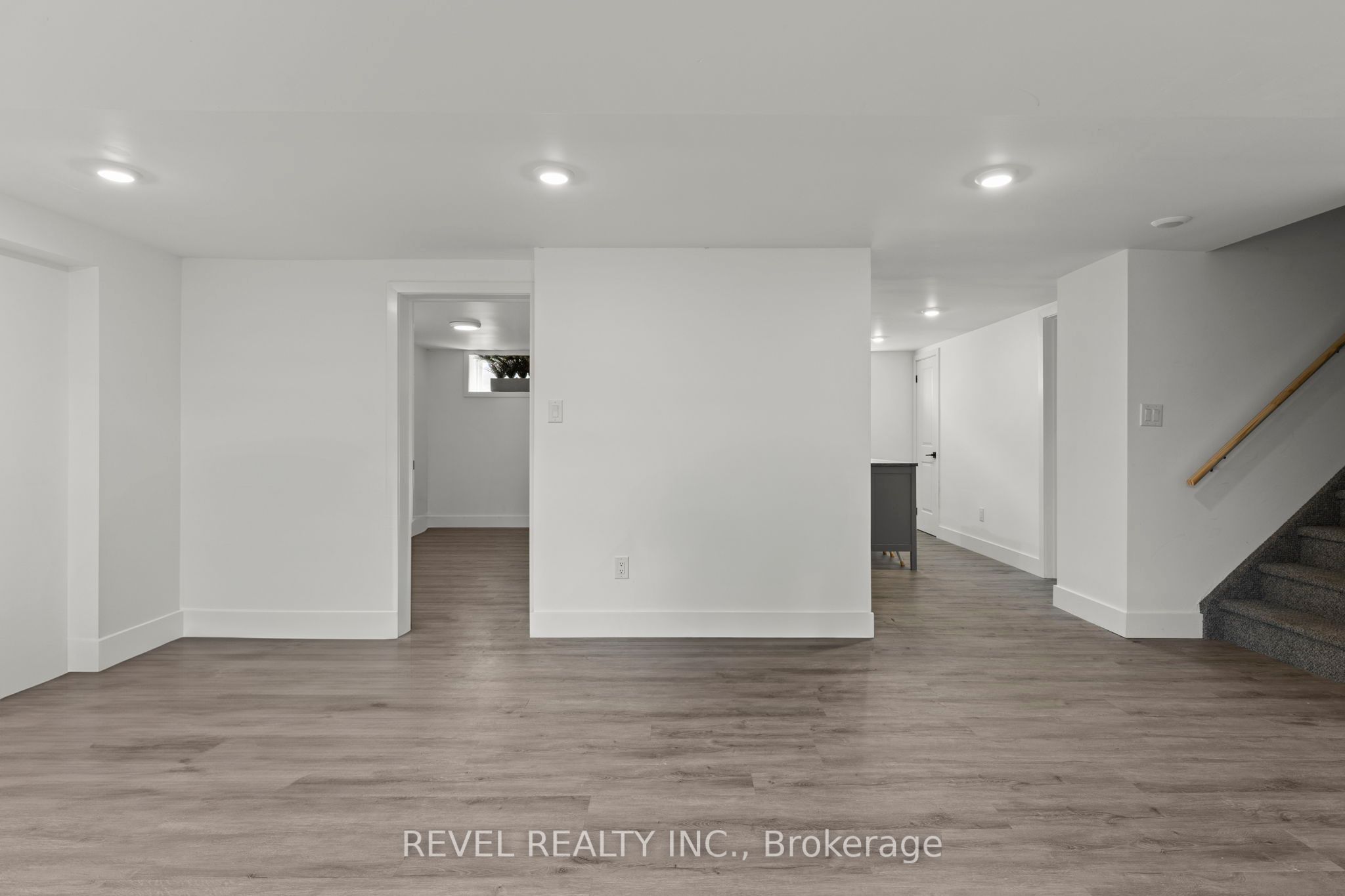 99 Wellington Street E Property Photo 27