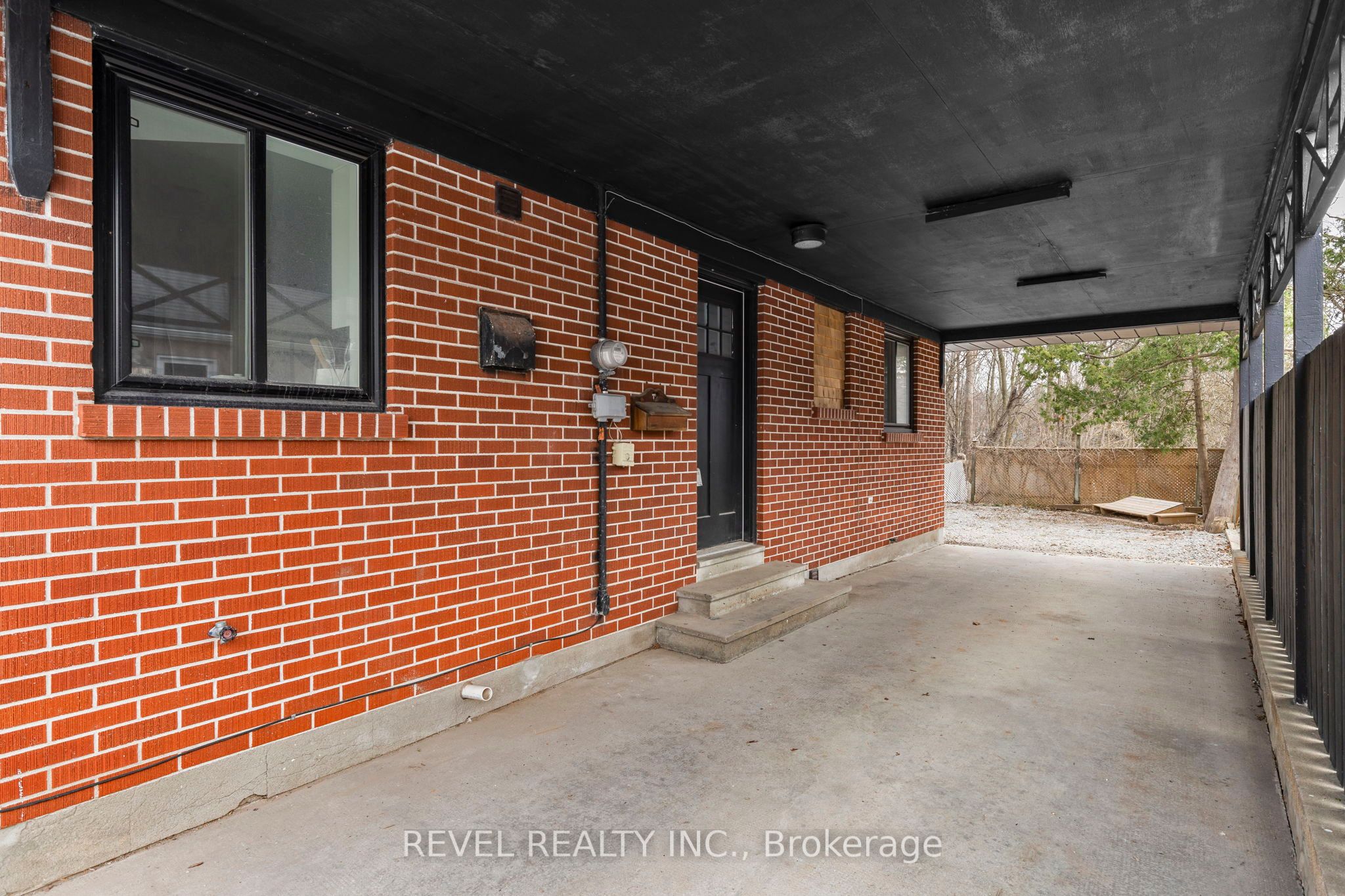 99 Wellington Street E Property Photo 42