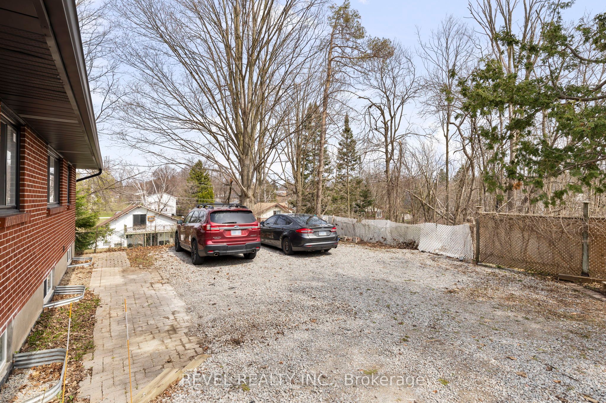 99 Wellington Street E Property Photo 43