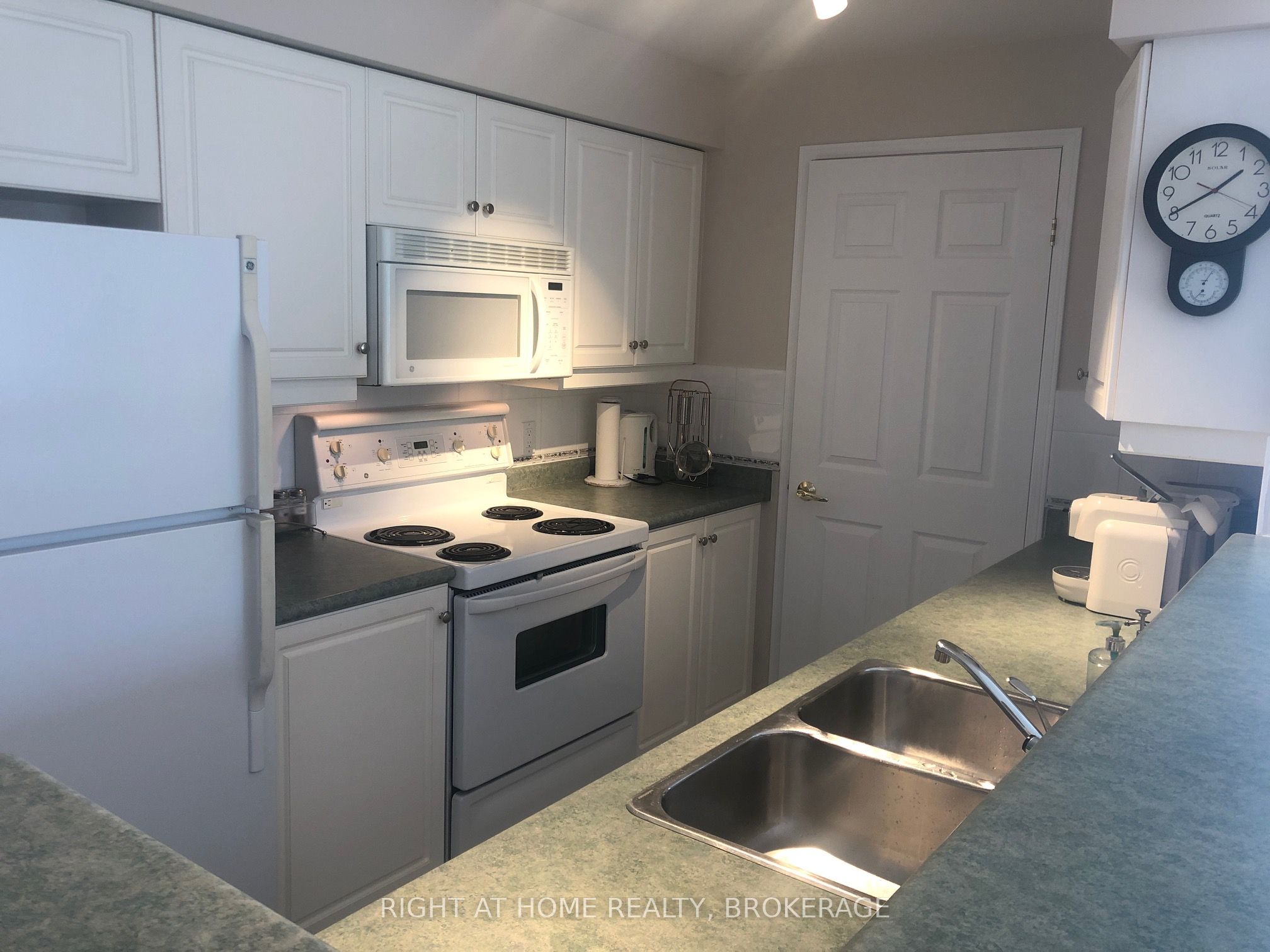 447 Mariners Way Property Photo 11
