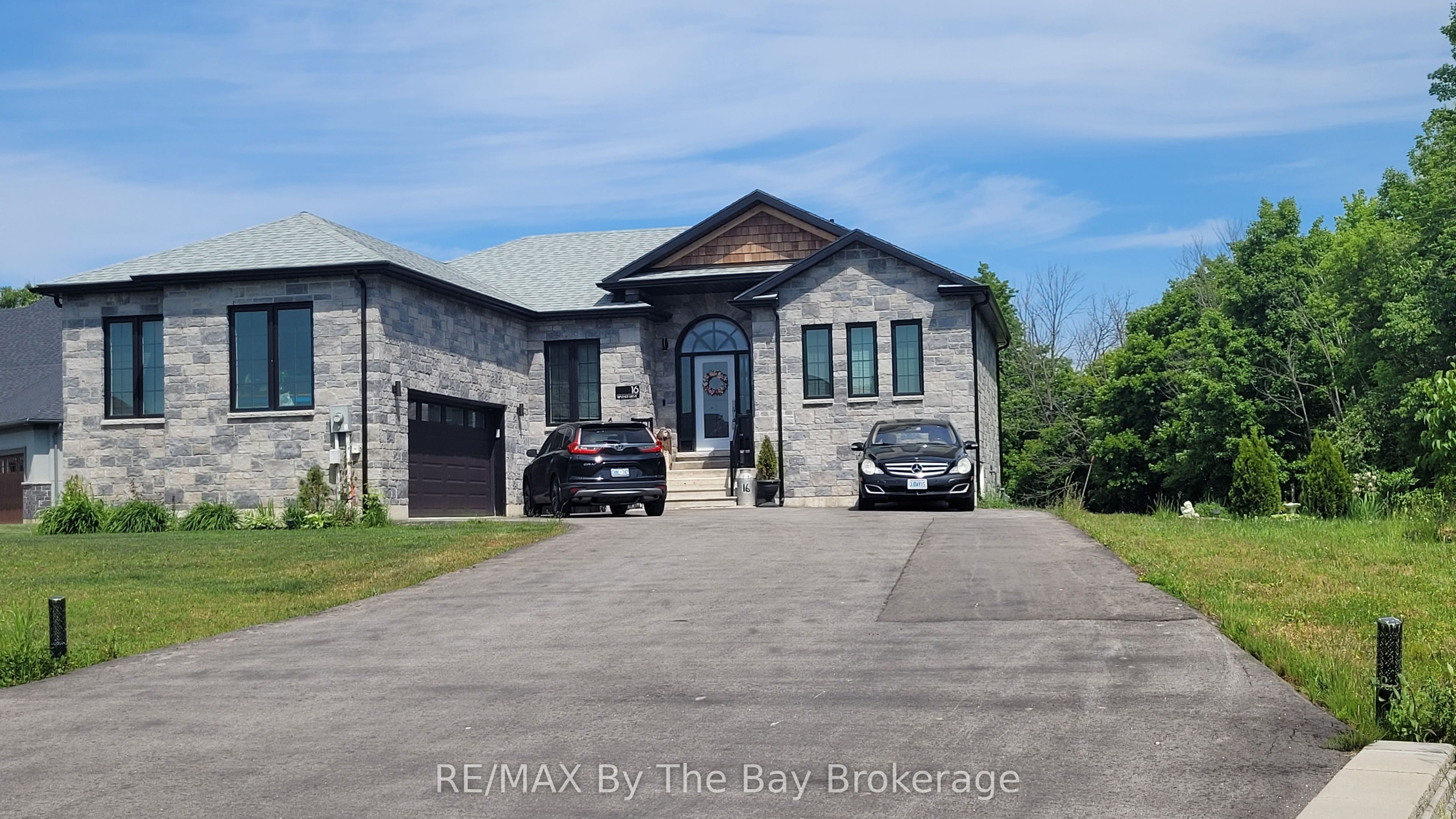16 Walnut Drive Property Photo 1