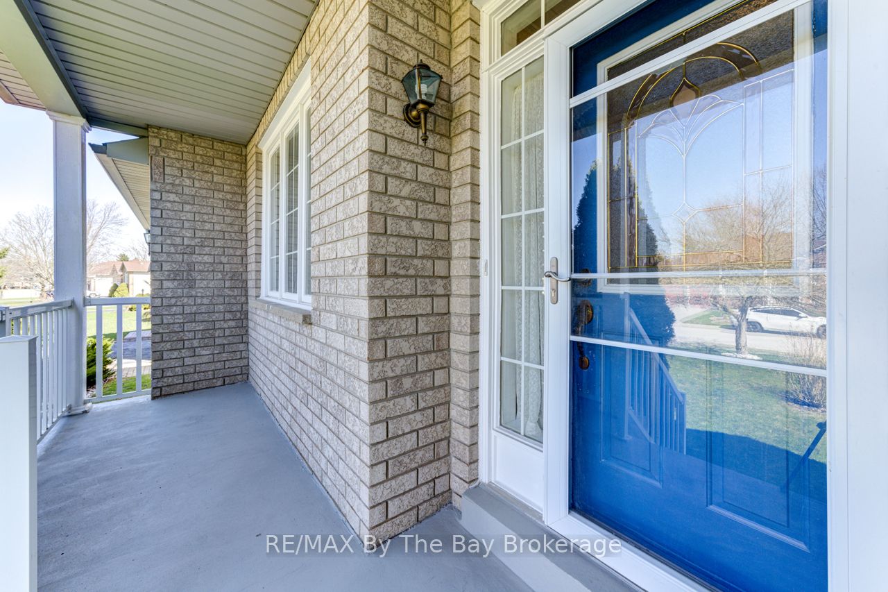 150 Silver Birch Avenue Property Photo 3