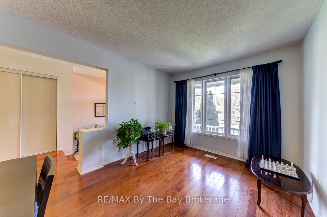150 Silver Birch Avenue Property Photo 8