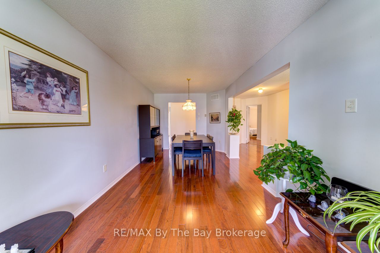 150 Silver Birch Avenue Property Photo 9