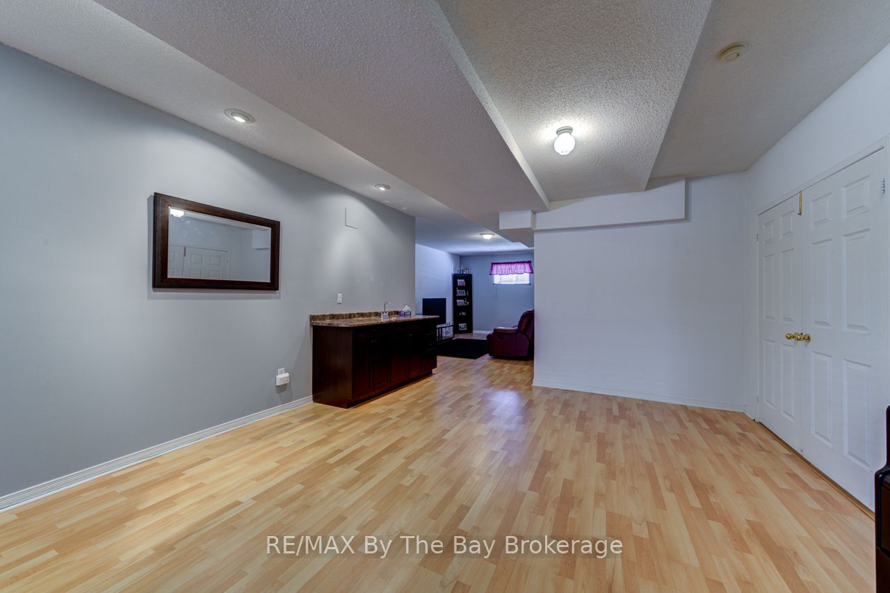 150 Silver Birch Avenue Property Photo 32