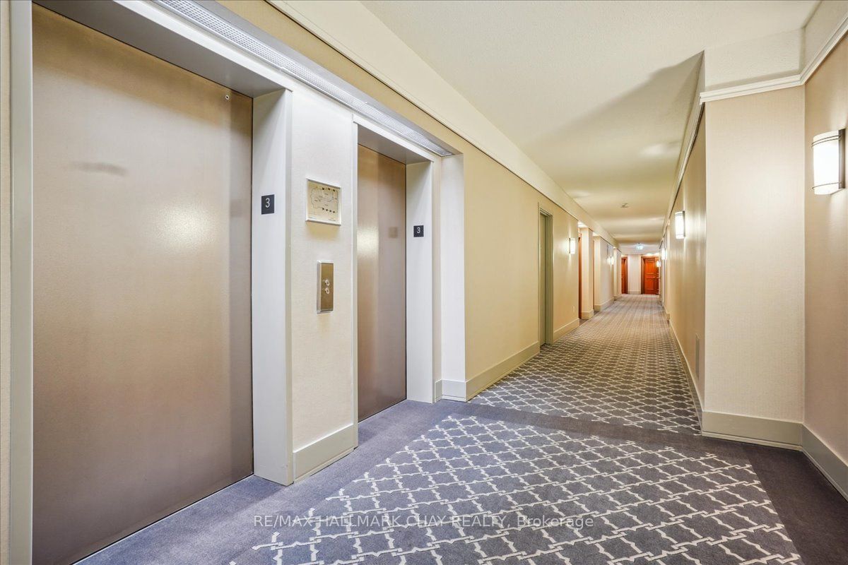 #1209 - 2 Toronto Street Property Photo 5