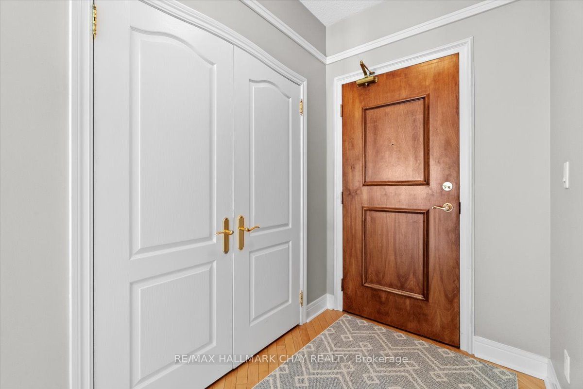 #1209 - 2 Toronto Street Property Photo 7