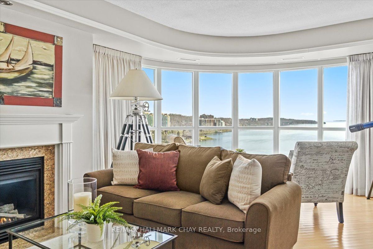 #1209 - 2 Toronto Street Property Photo 10