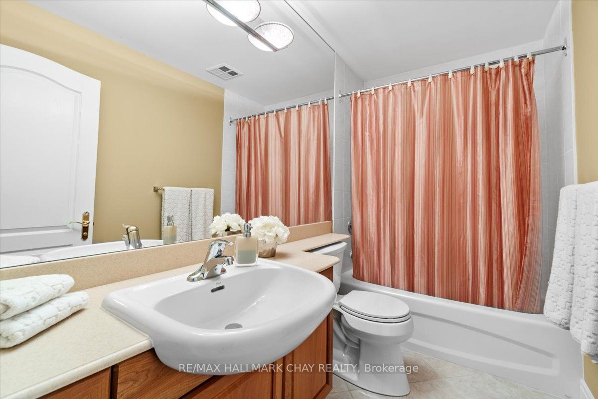 #1209 - 2 Toronto Street Property Photo 34