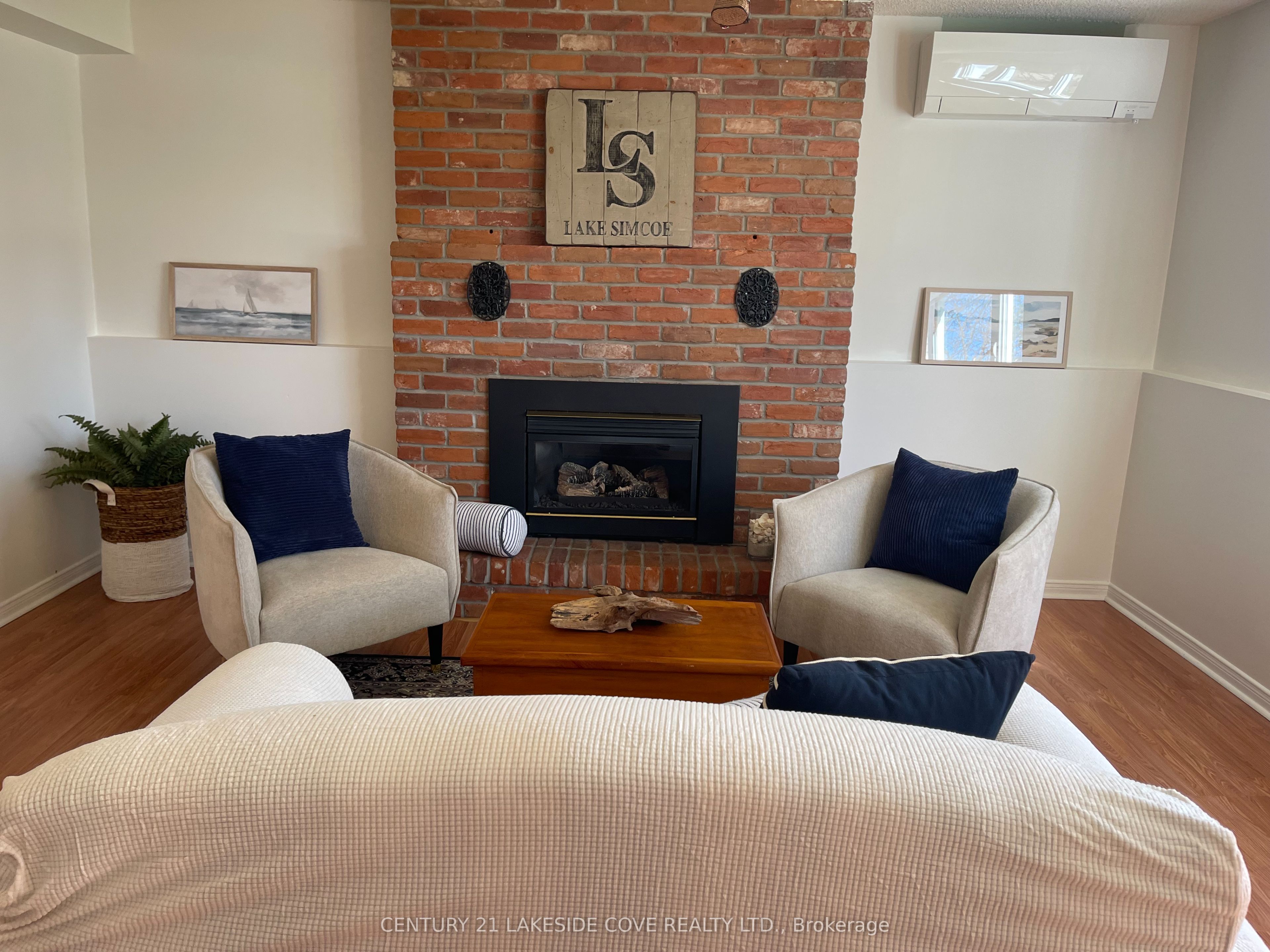 121 Bayshore Drive Property Photo 3