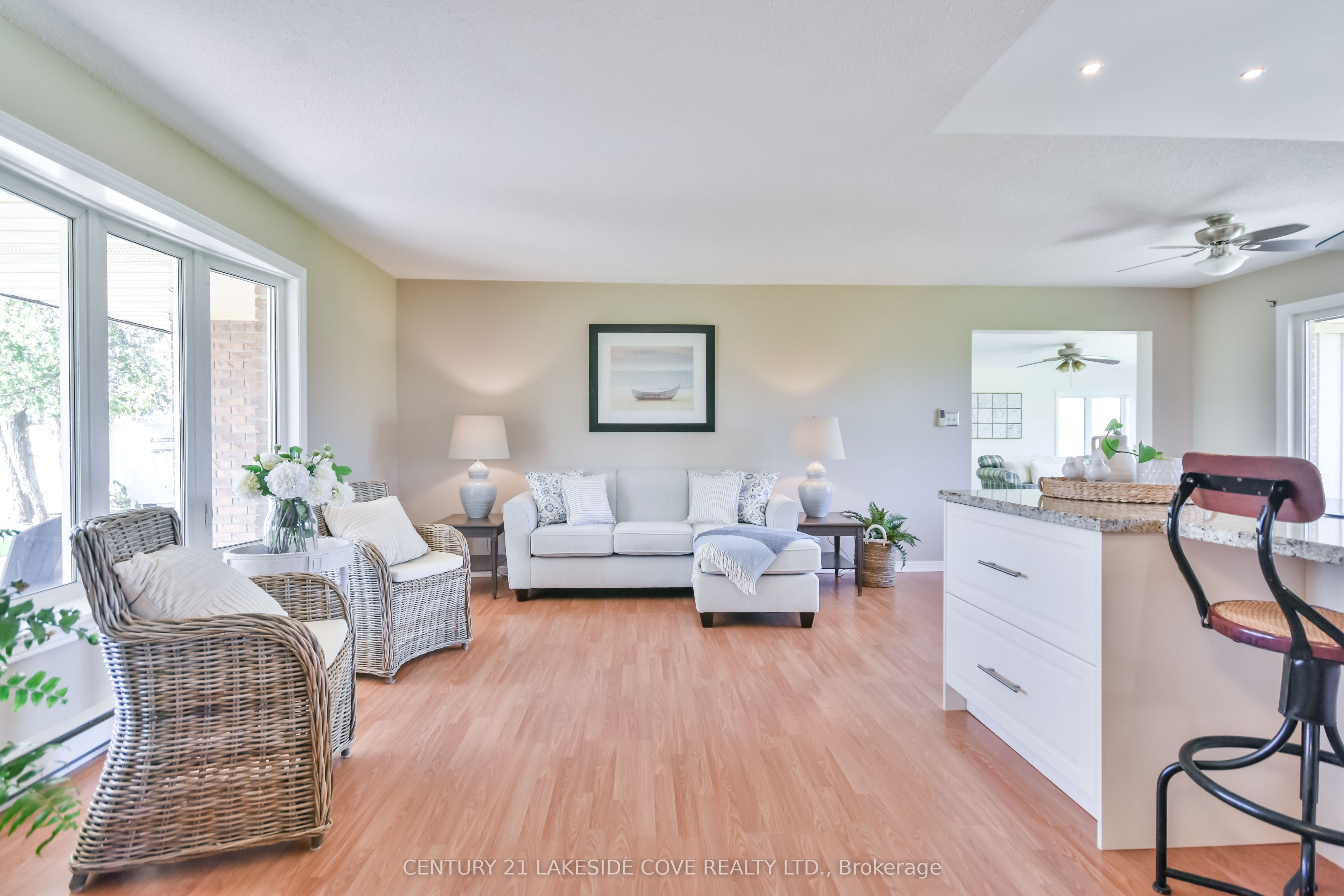 121 Bayshore Drive Property Photo 7