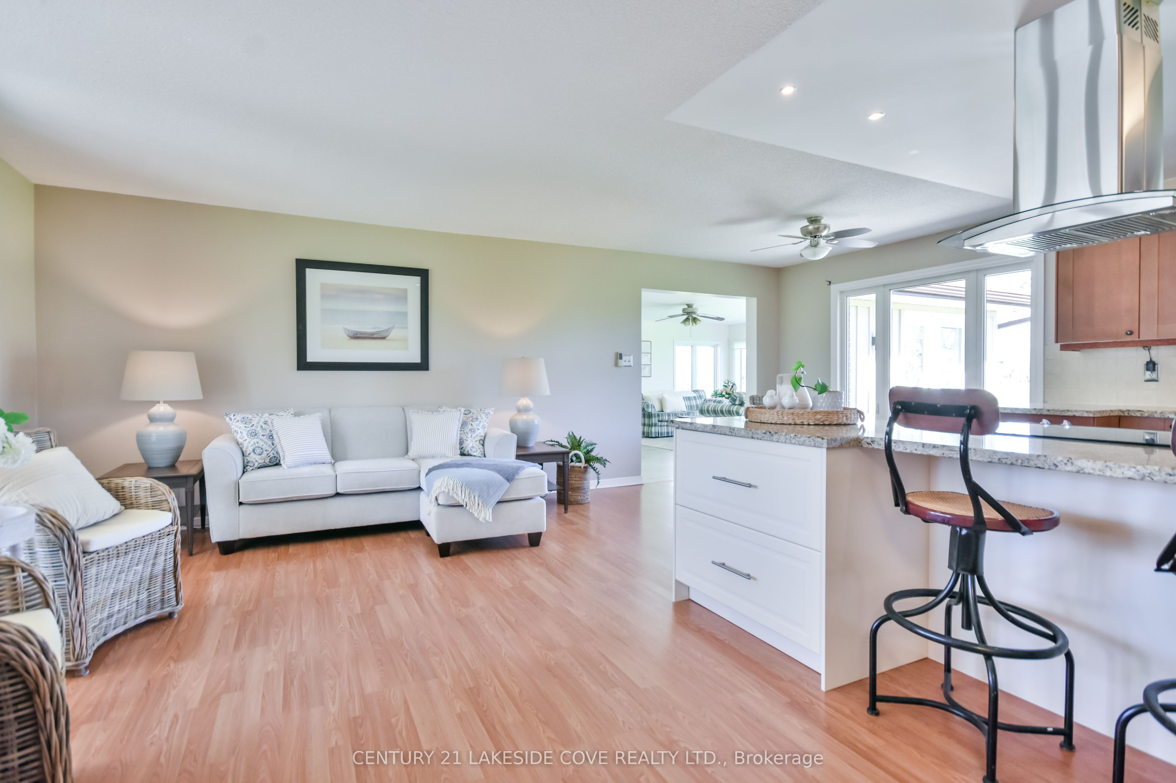 121 Bayshore Drive Property Photo 10
