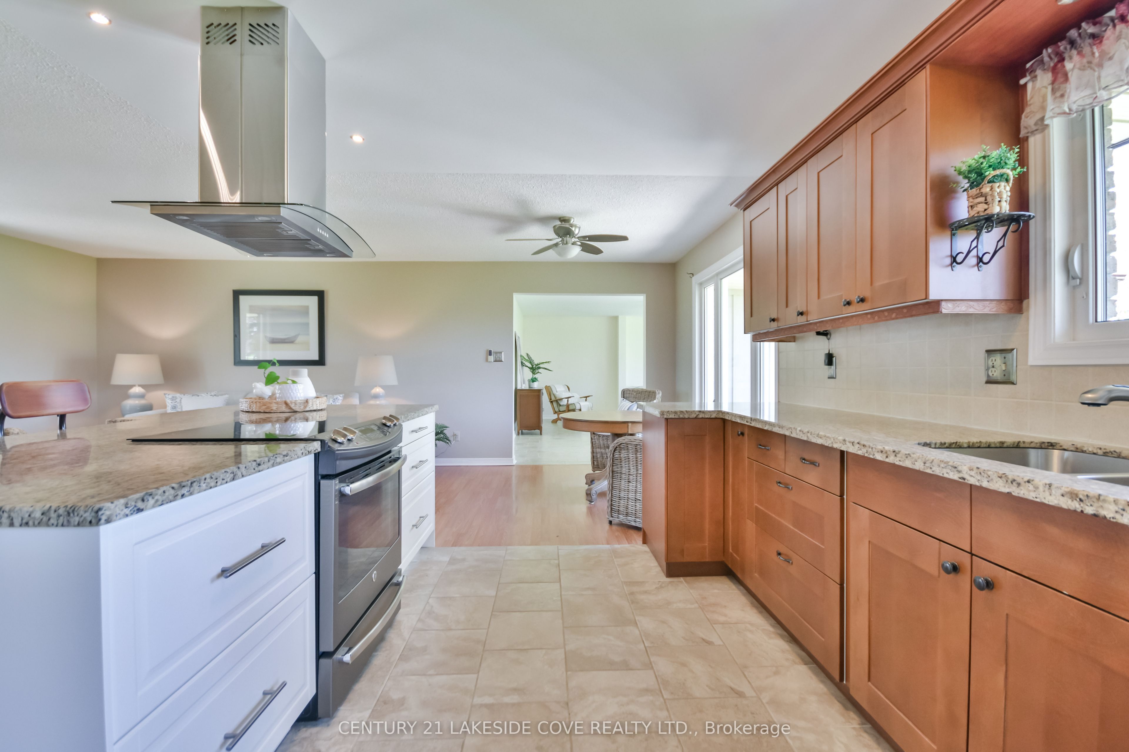121 Bayshore Drive Property Photo 14
