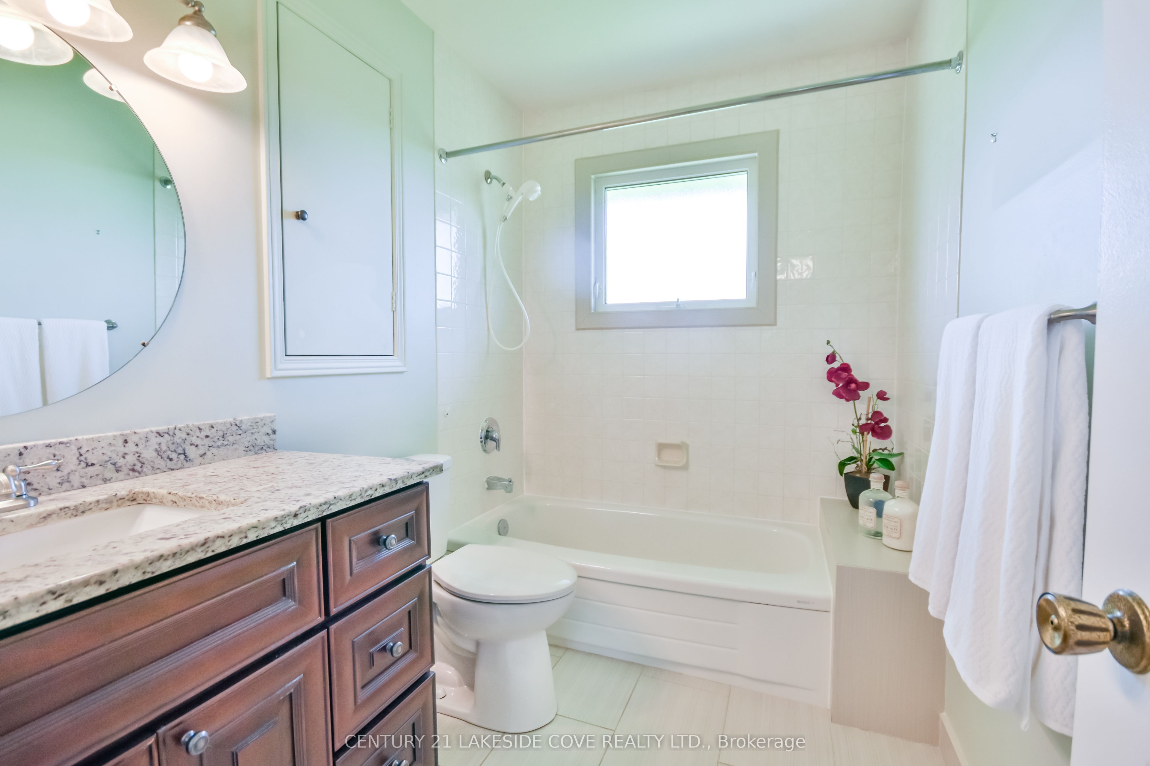 121 Bayshore Drive Property Photo 23