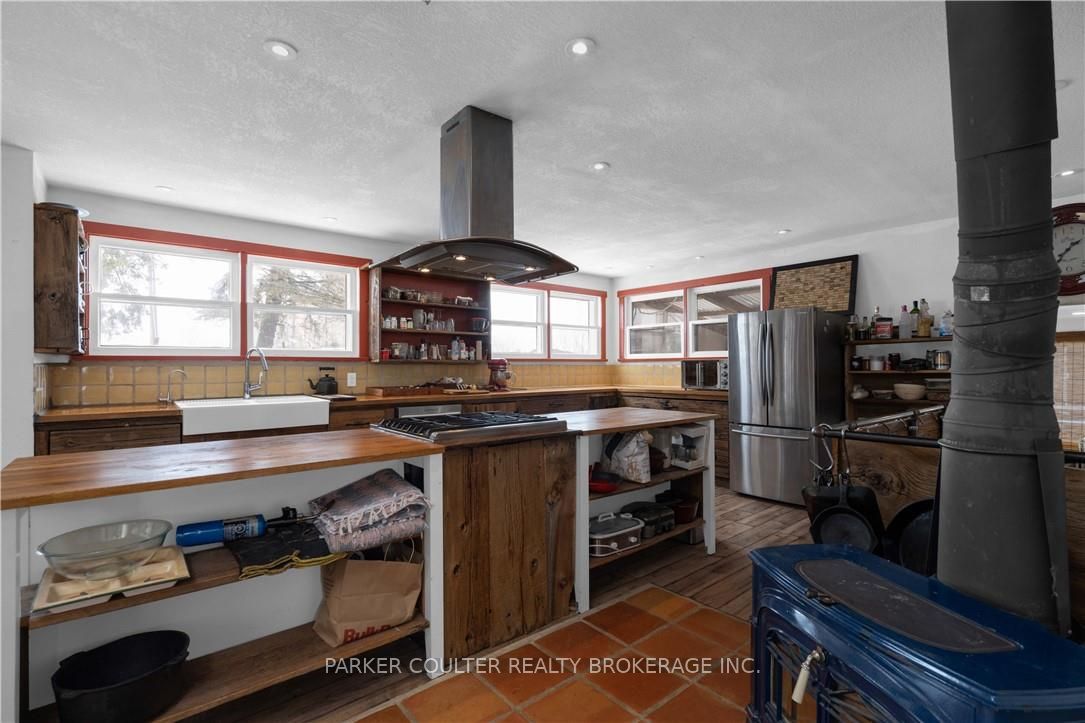 73 15/16 Sideroad Property Photo 16