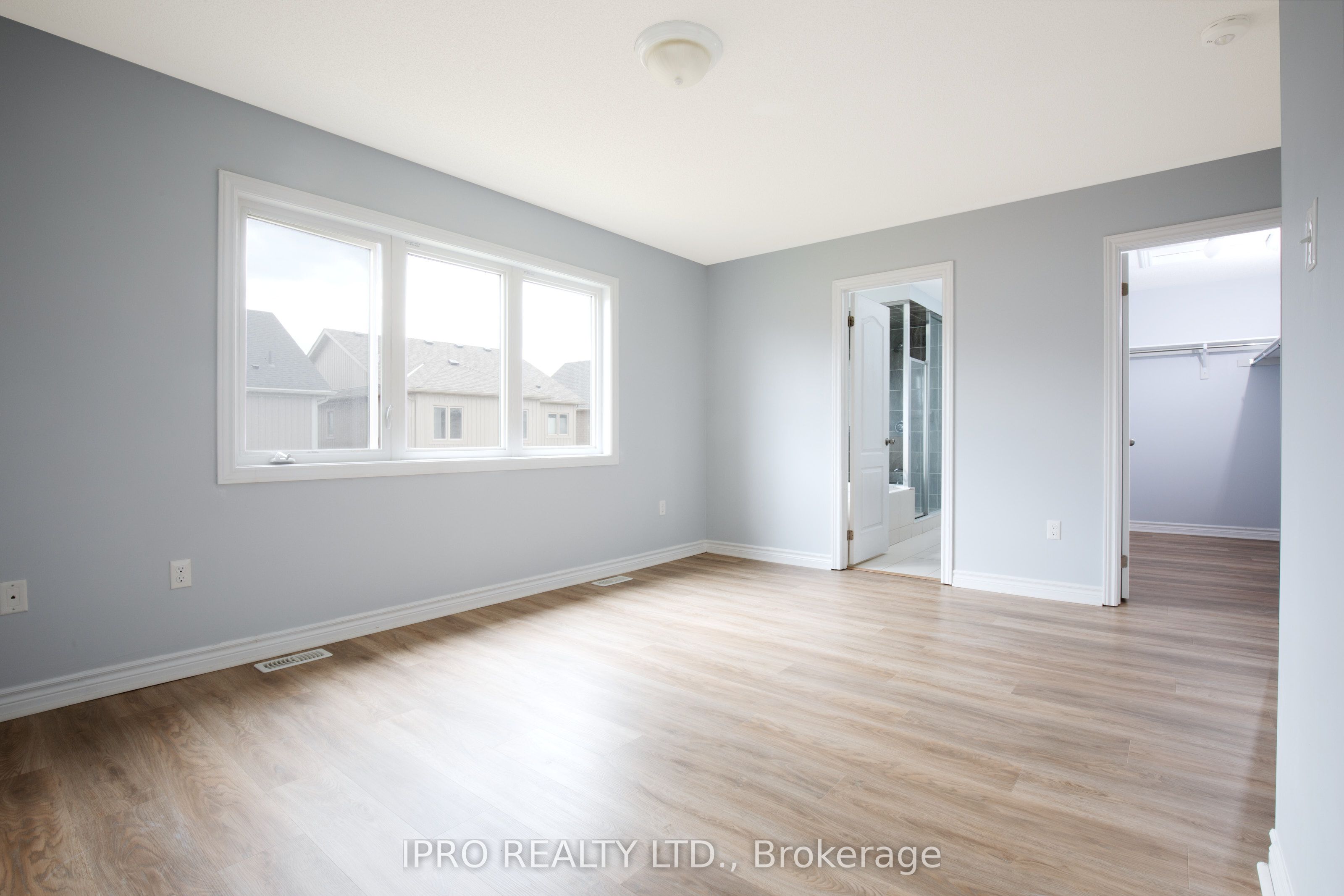 61 Portland Street Property Photo 9