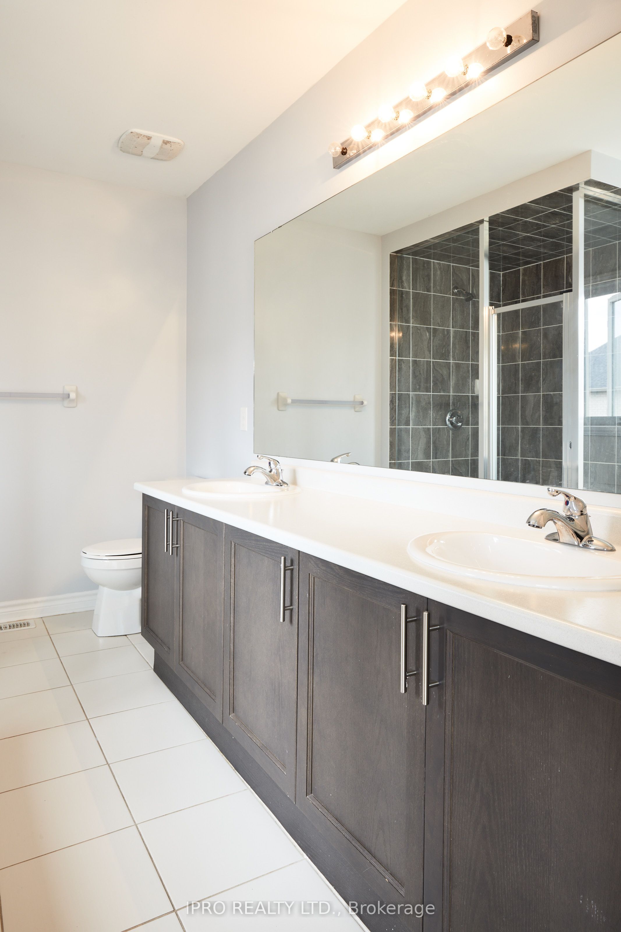 61 Portland Street Property Photo 10