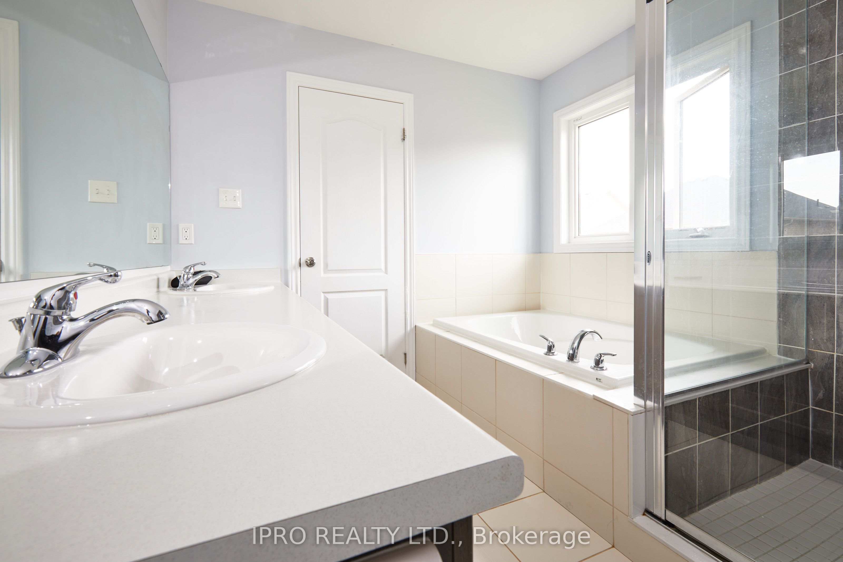 61 Portland Street Property Photo 12