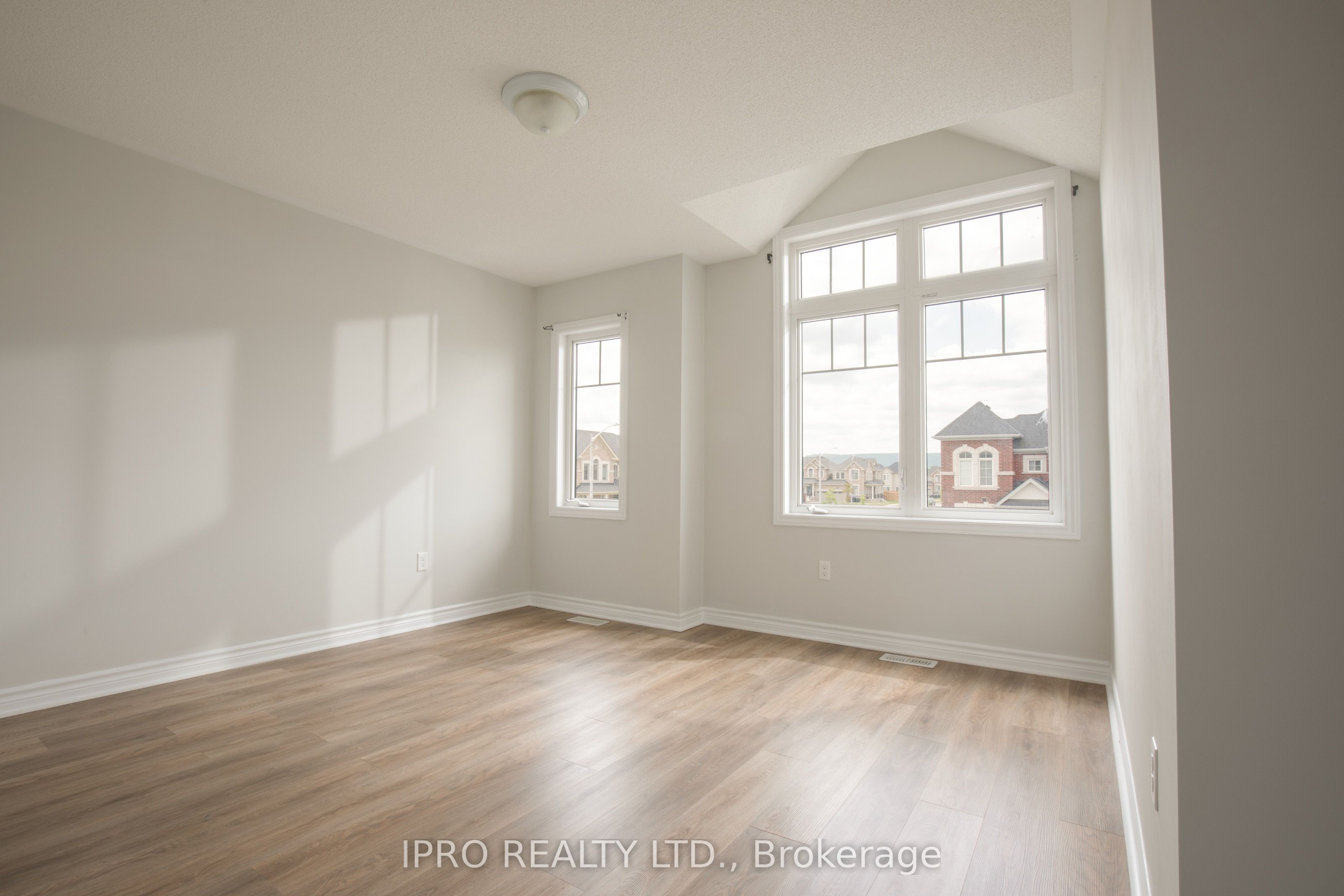 61 Portland Street Property Photo 14