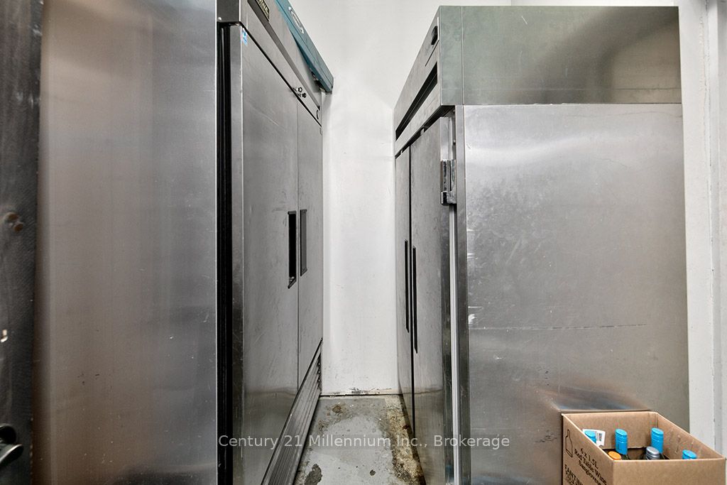 #403 & 404 - 10 Keith Avenue Property Photo 21
