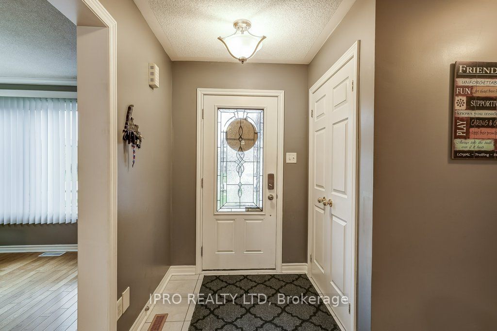 9 Timothy Lane Property Photo 6