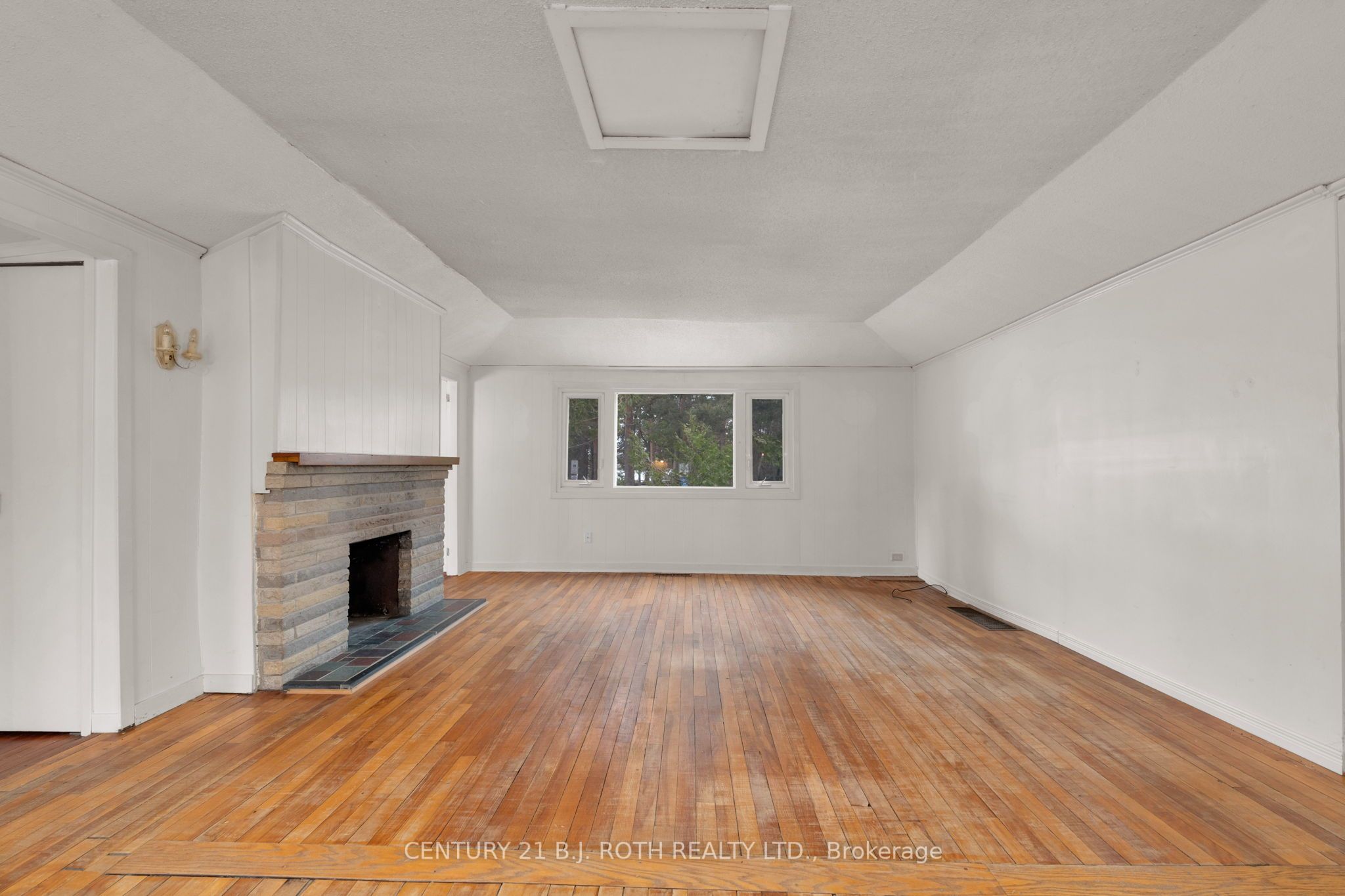 2026 Tiny Beaches Road S Property Photo 17