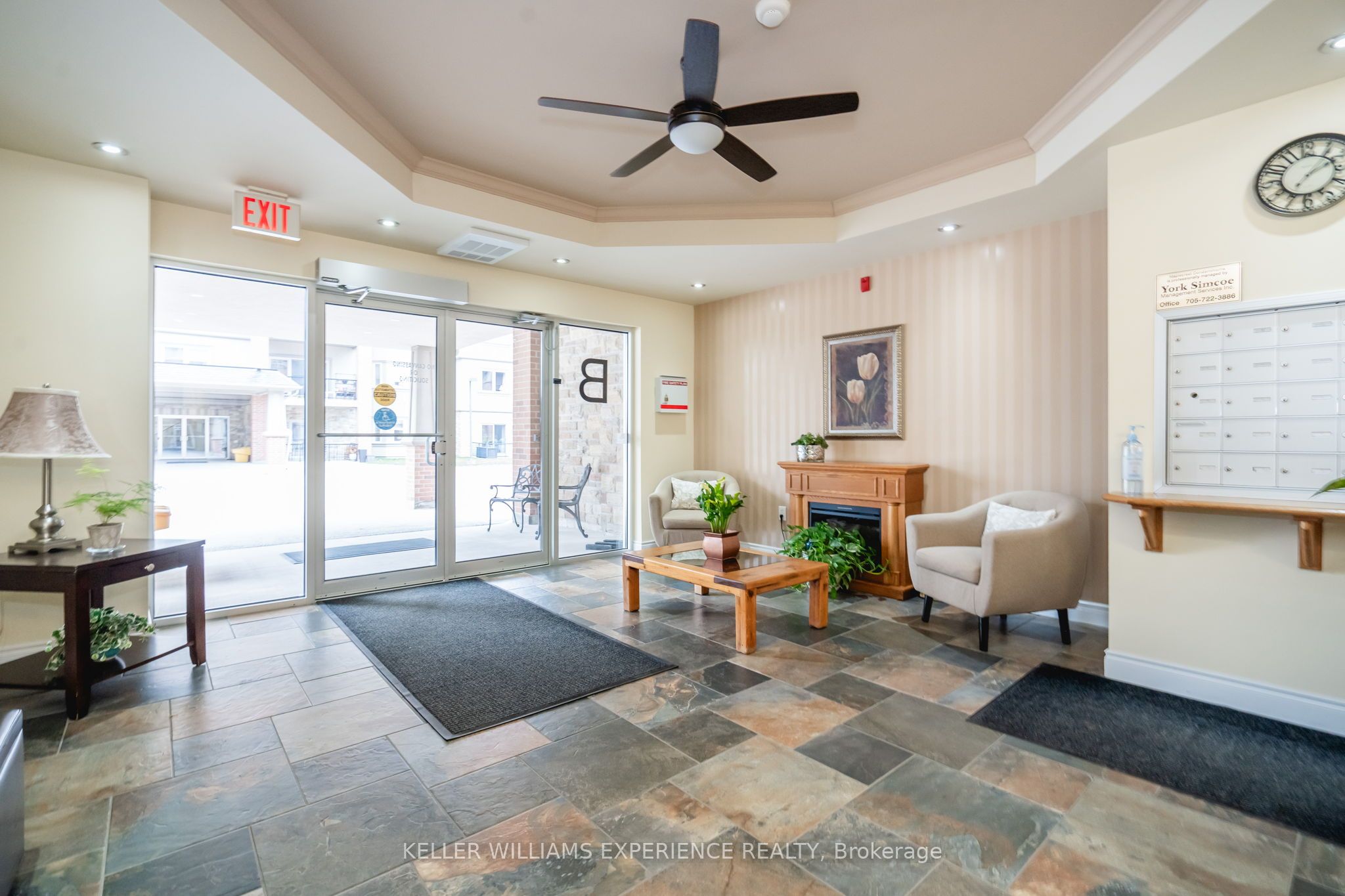 19b Yonge Street N 103 Property Photo 5