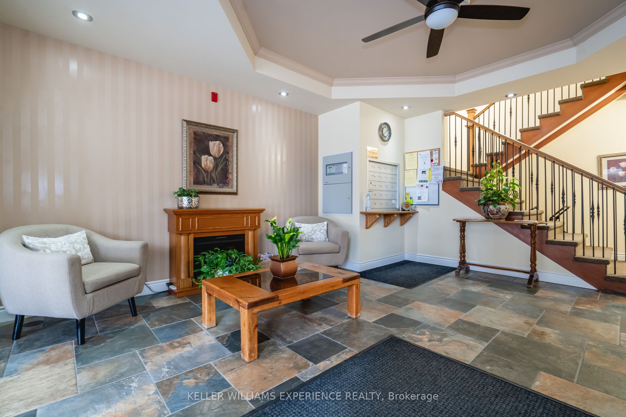 19b Yonge Street N 103 Property Photo 7