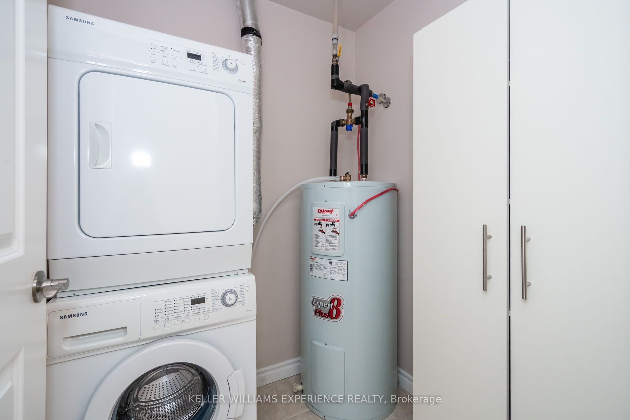 19b Yonge Street N 103 Property Photo 20
