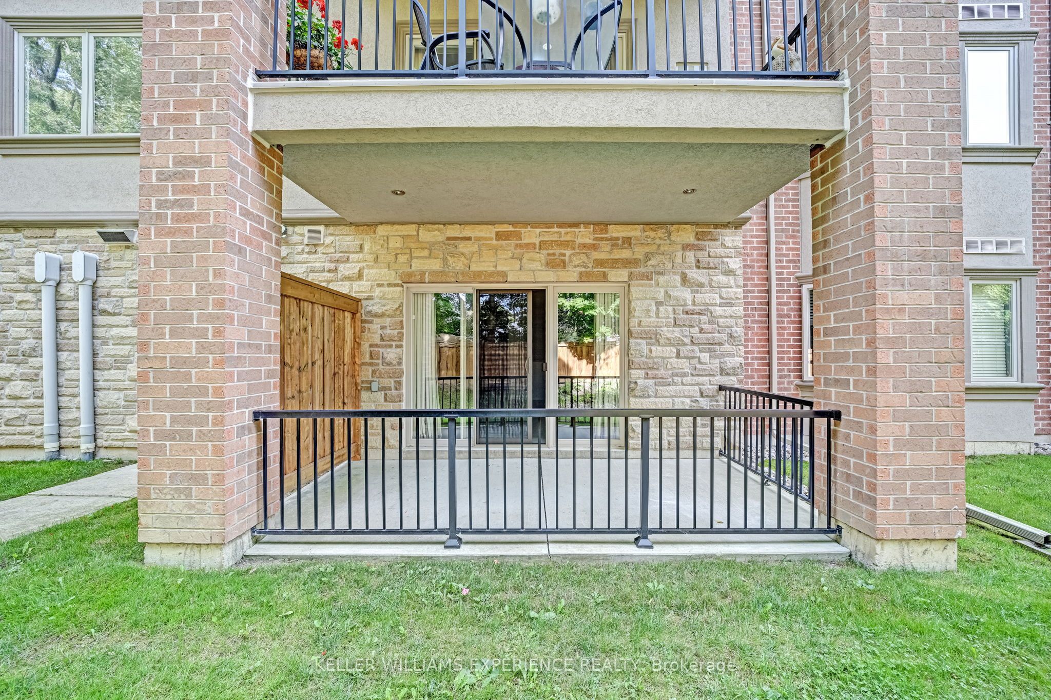 19b Yonge Street N 103 Property Photo 21