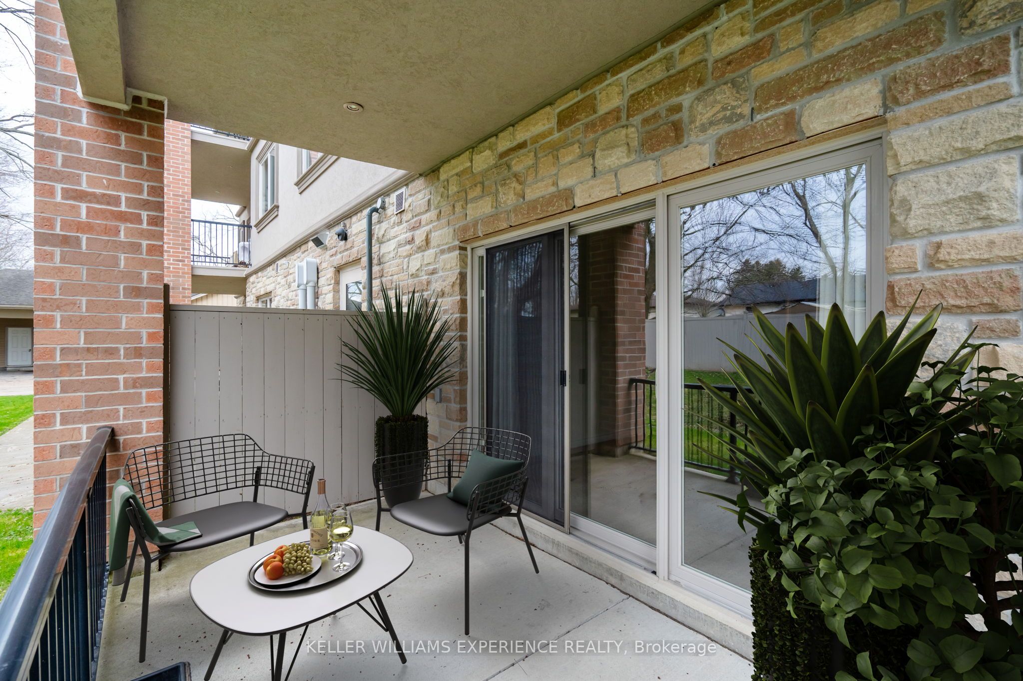 19b Yonge Street N 103 Property Photo 23