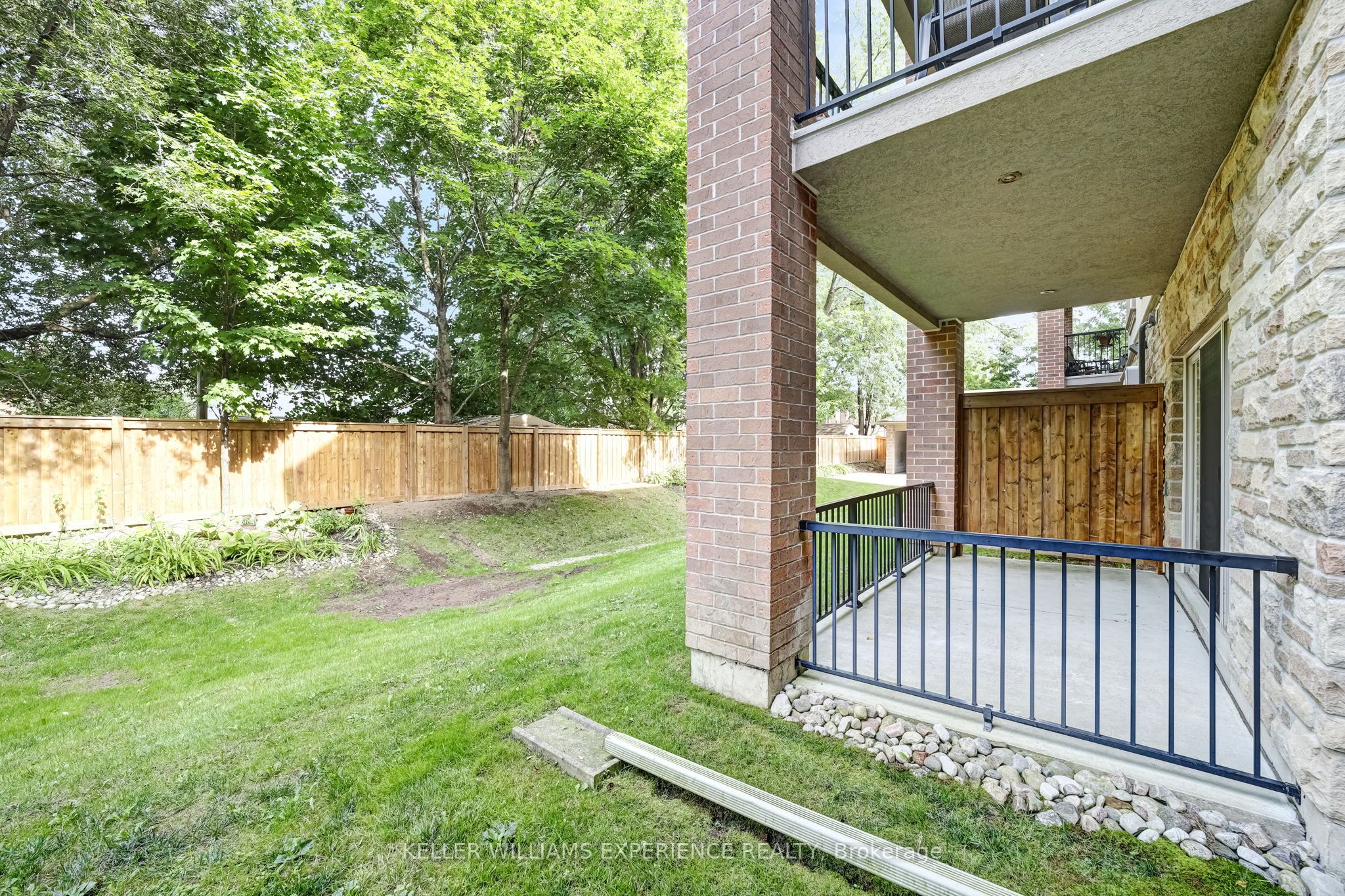 19b Yonge Street N 103 Property Photo 24