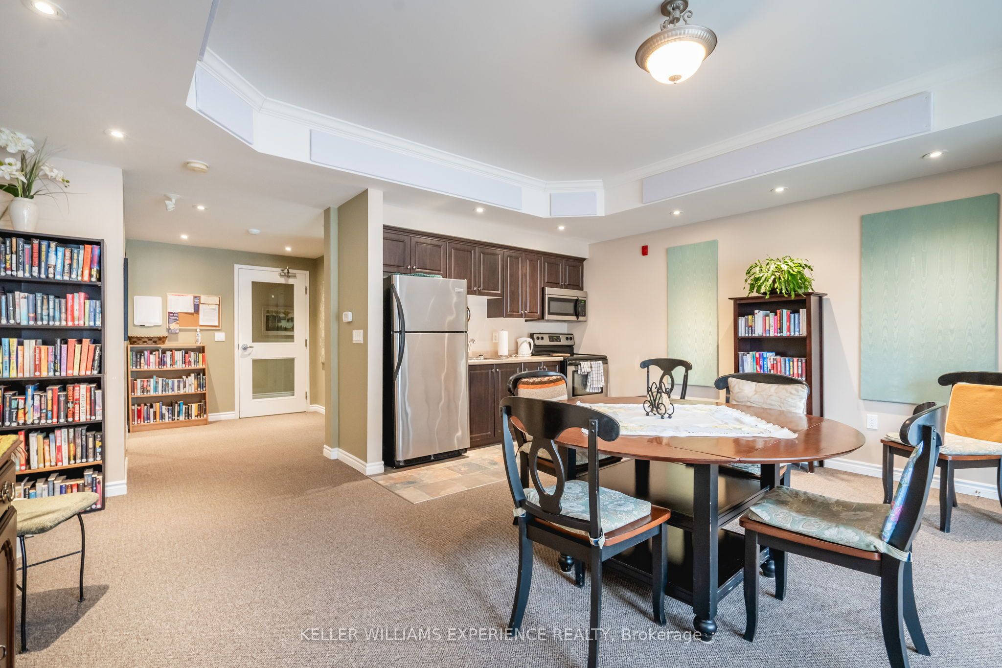 19b Yonge Street N 103 Property Photo 27