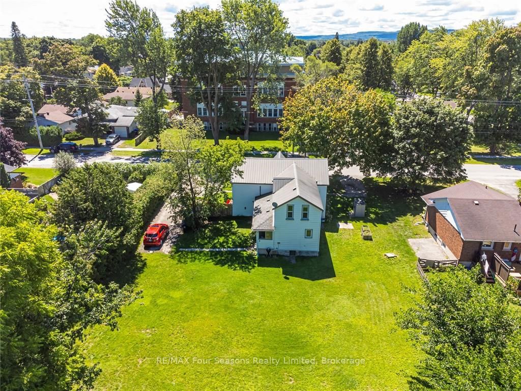 393 Second Street Property Photo 3
