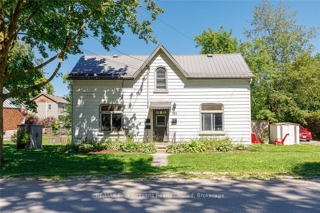 393 Second Street Property Photo 4