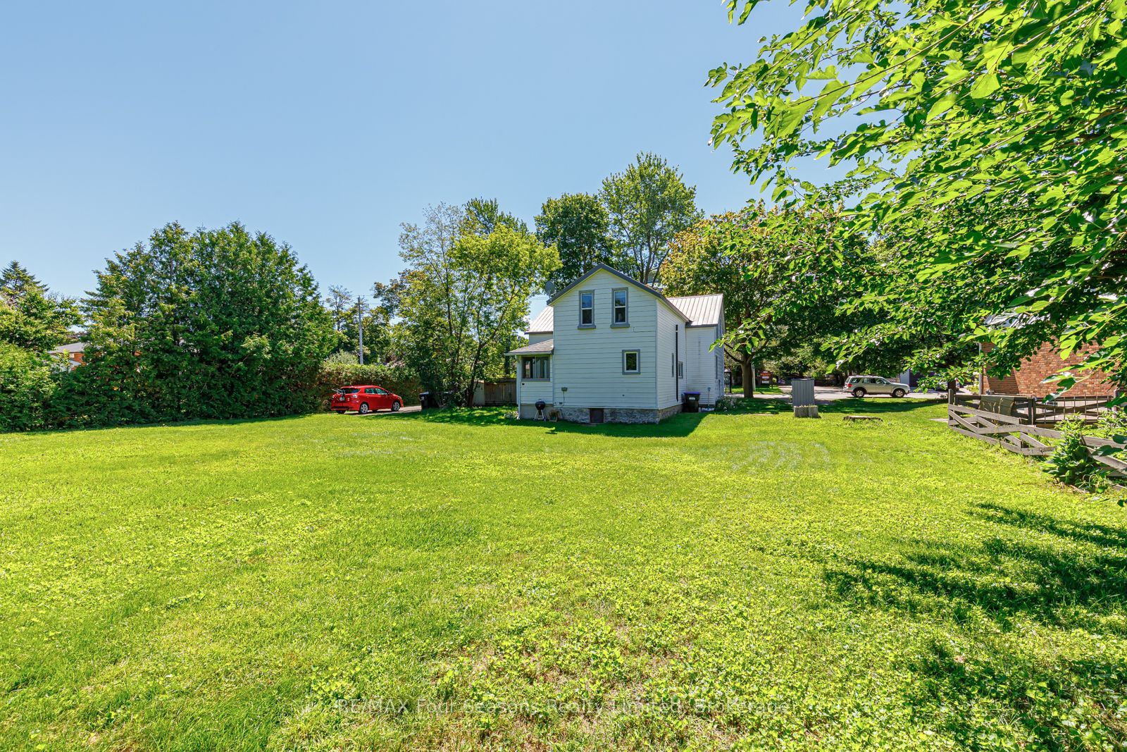 393 Second Street Property Photo 5