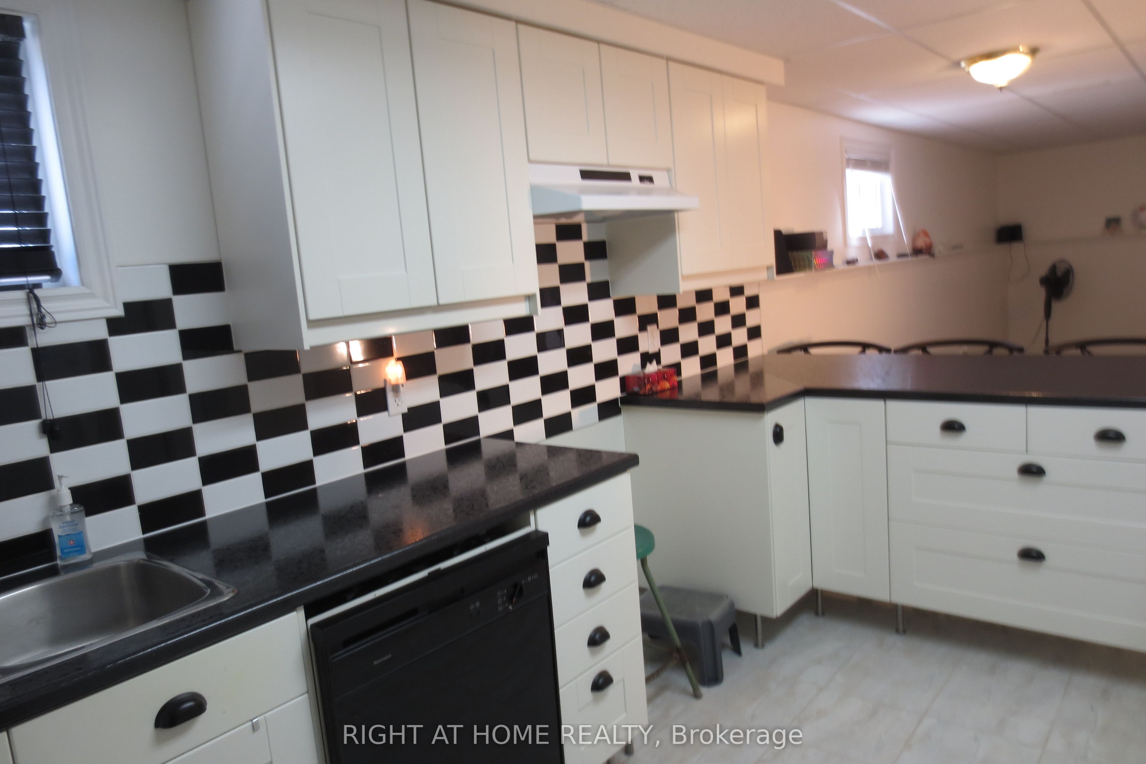 4 Campbell Avenue Property Photo 16