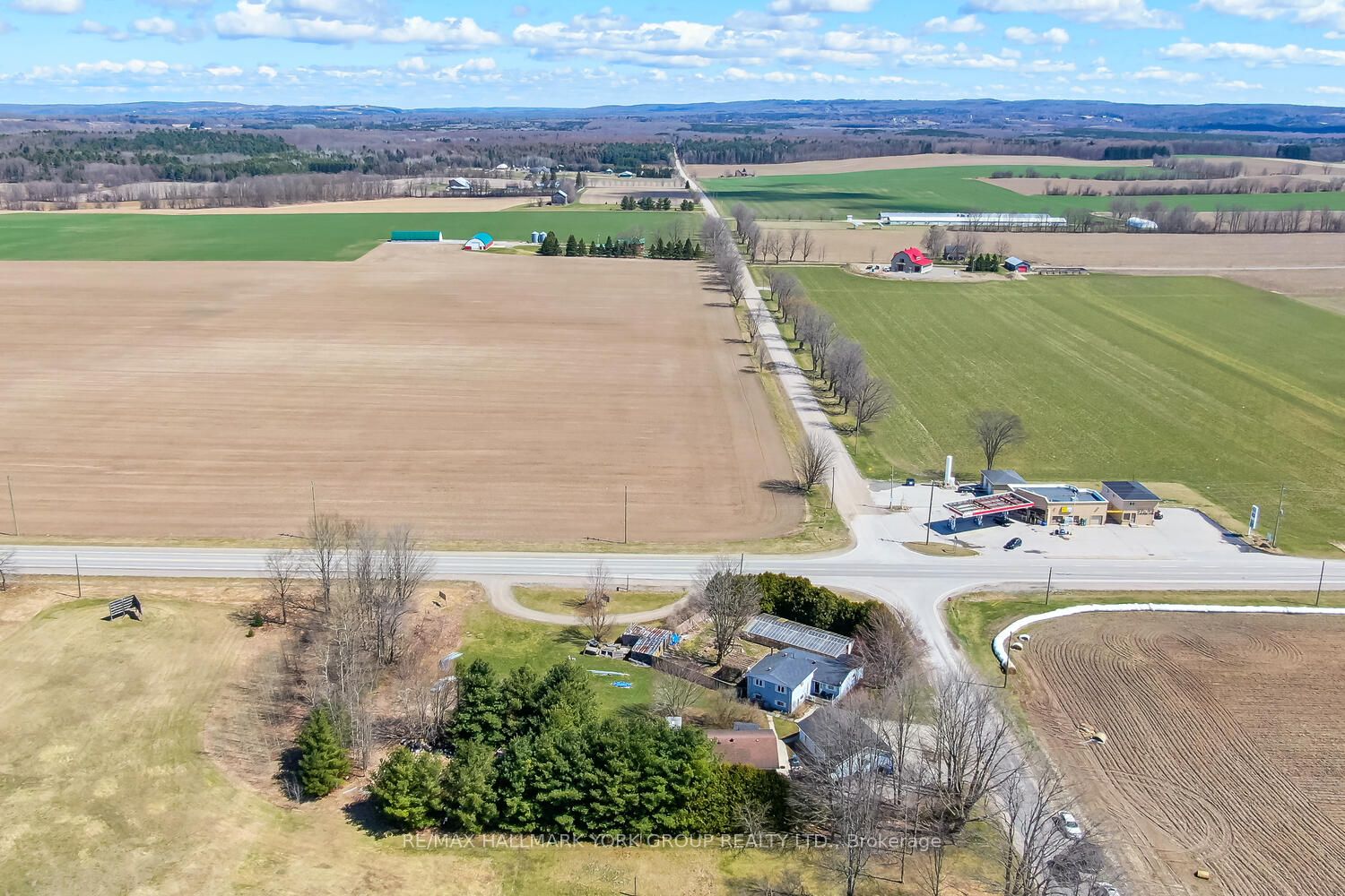 1008 Rainbow Valley Rd W Property Photo 5