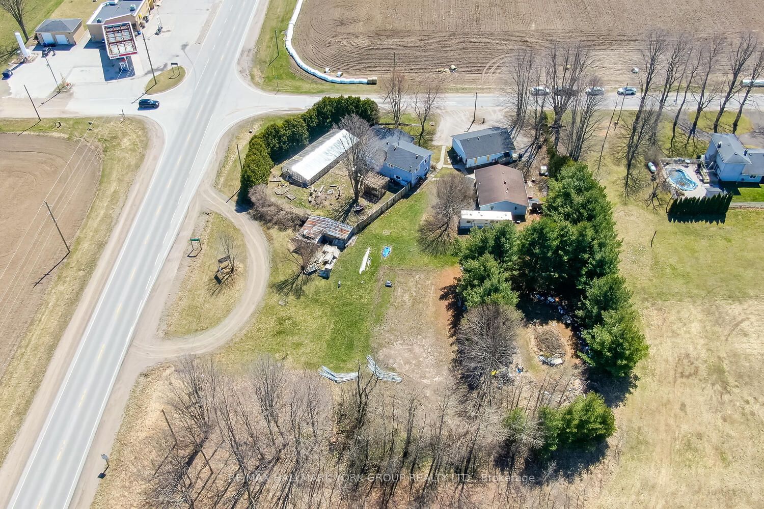 1008 Rainbow Valley Rd W Property Photo 8