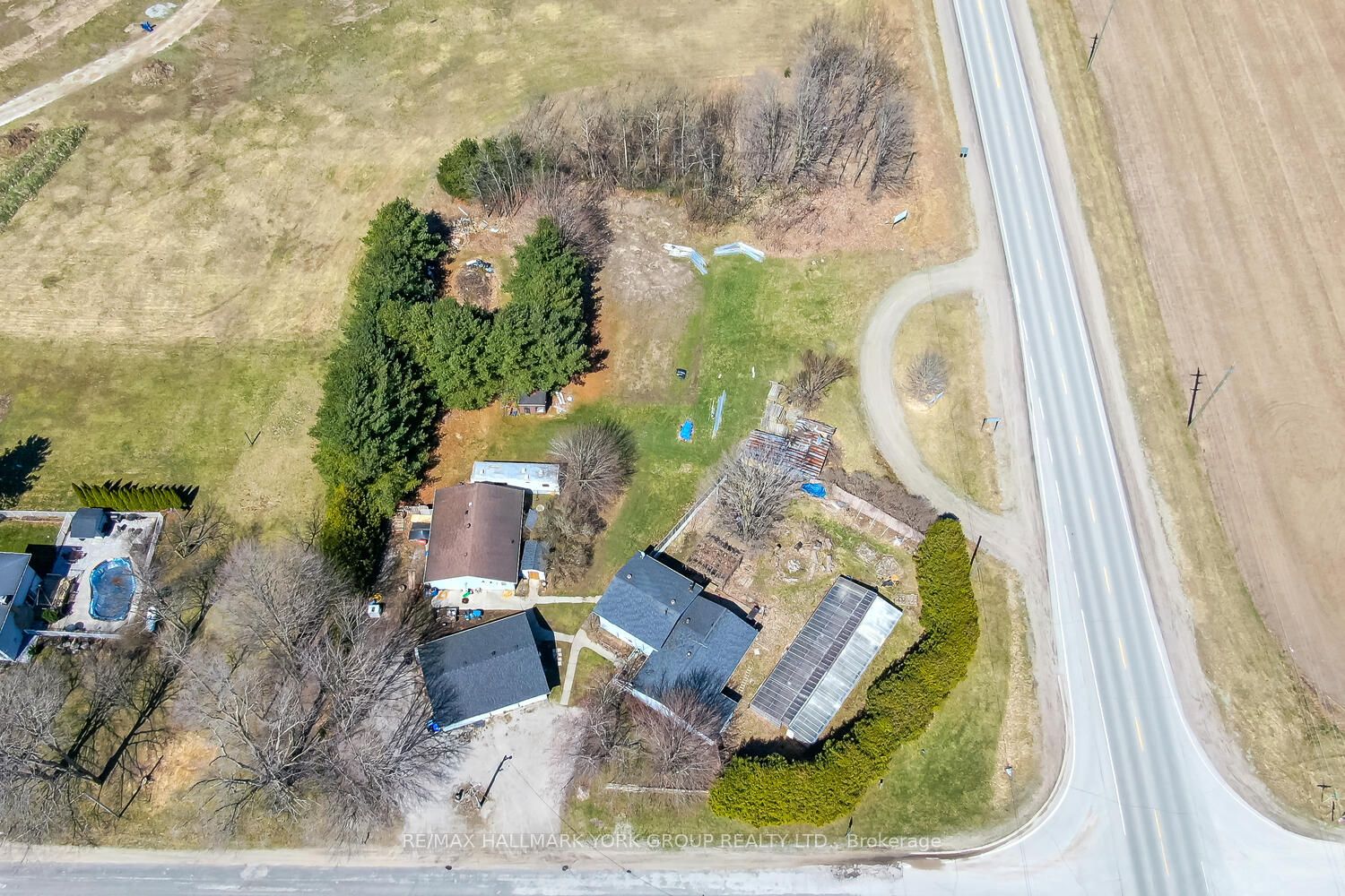 1008 Rainbow Valley Rd W Property Photo 11