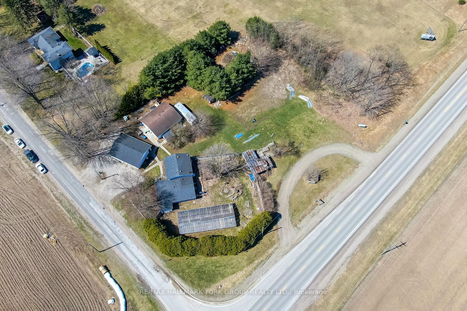 1008 Rainbow Valley Rd W Property Photo 12