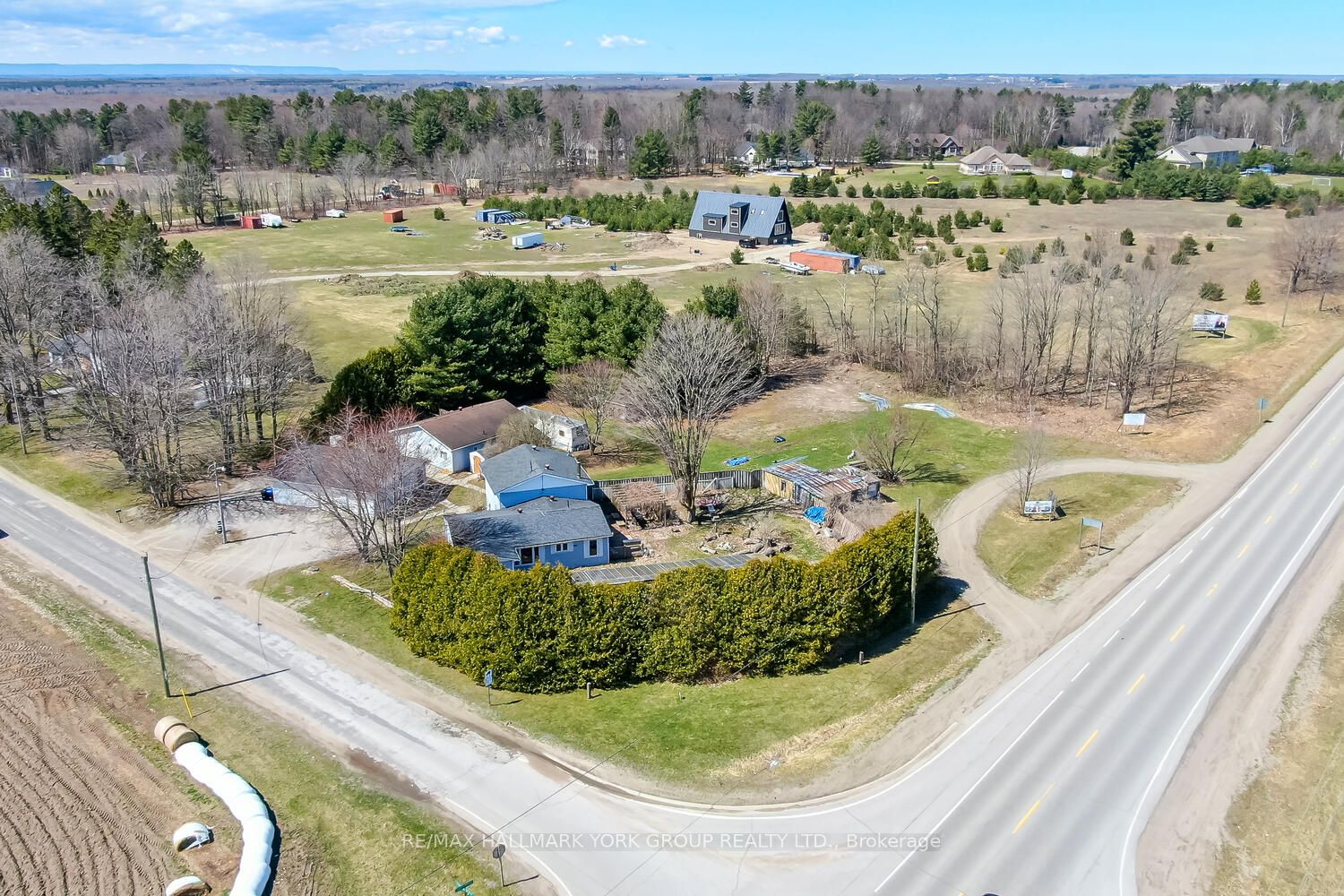 1008 Rainbow Valley Rd W Property Photo 14
