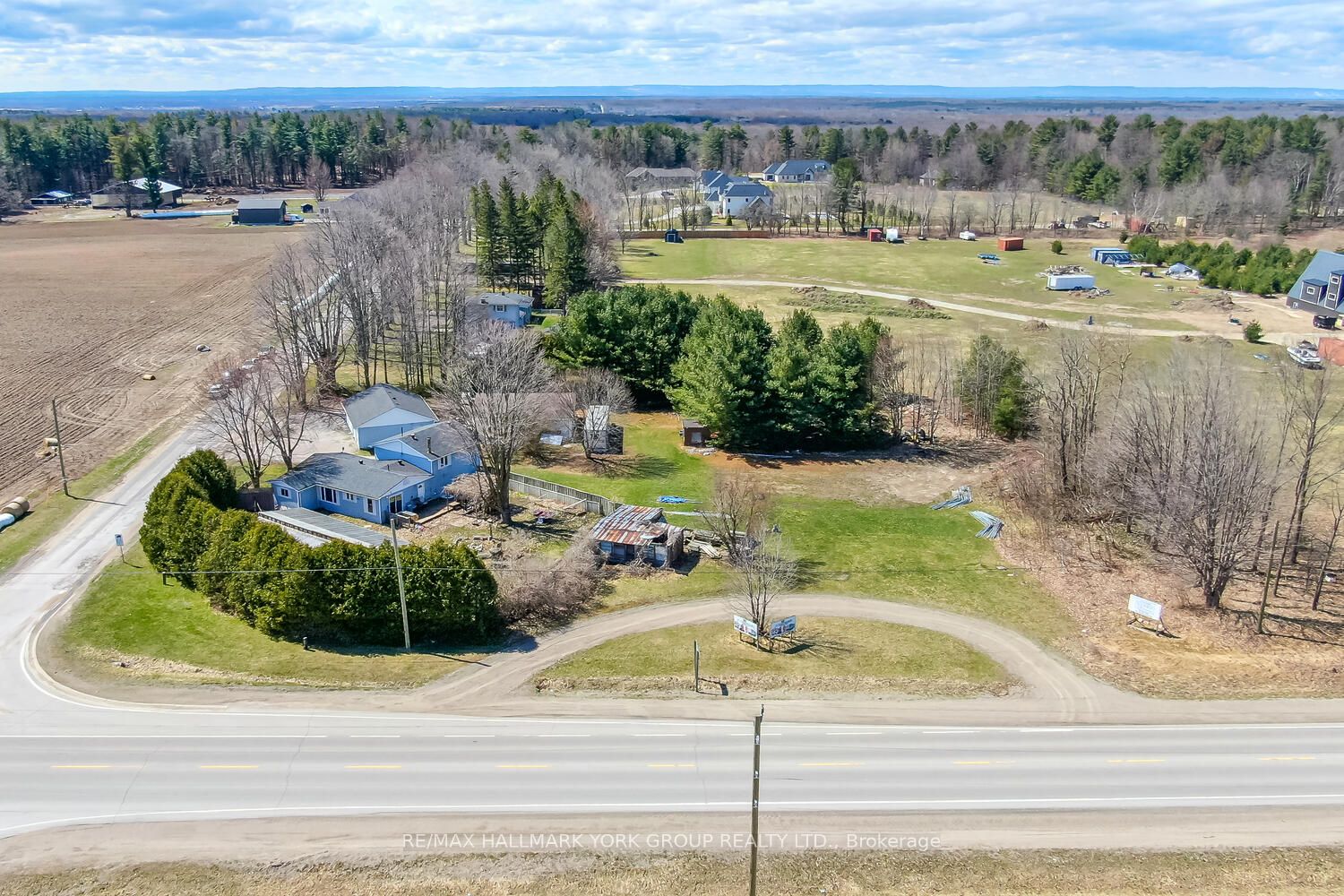 1008 Rainbow Valley Rd W Property Photo 15