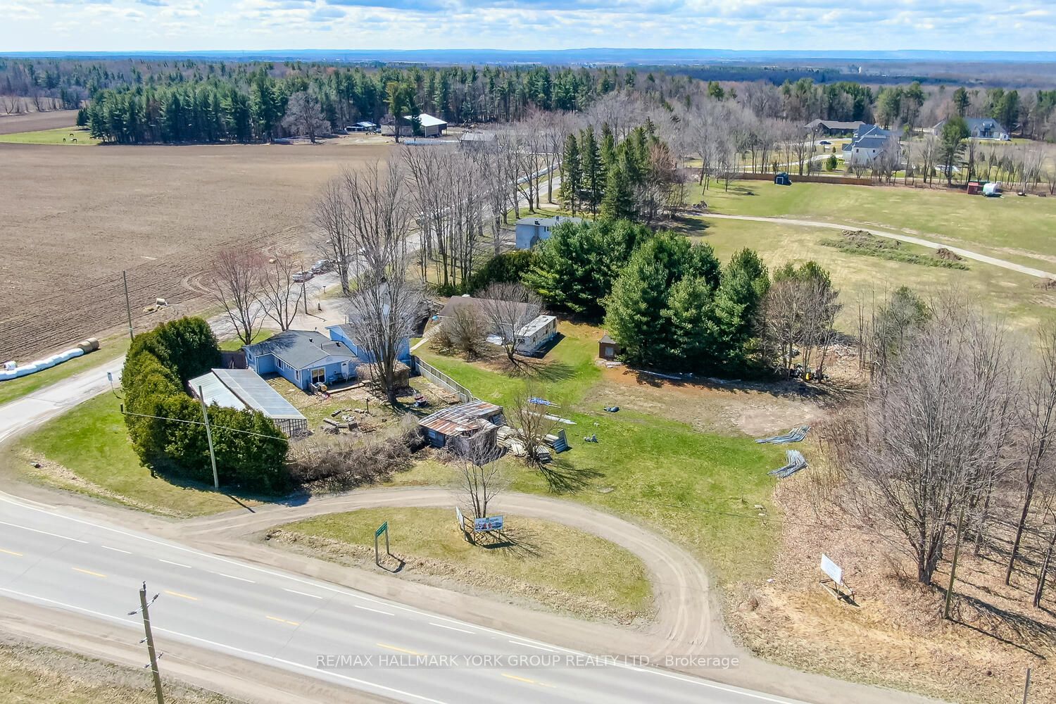 1008 Rainbow Valley Rd W Property Photo 16
