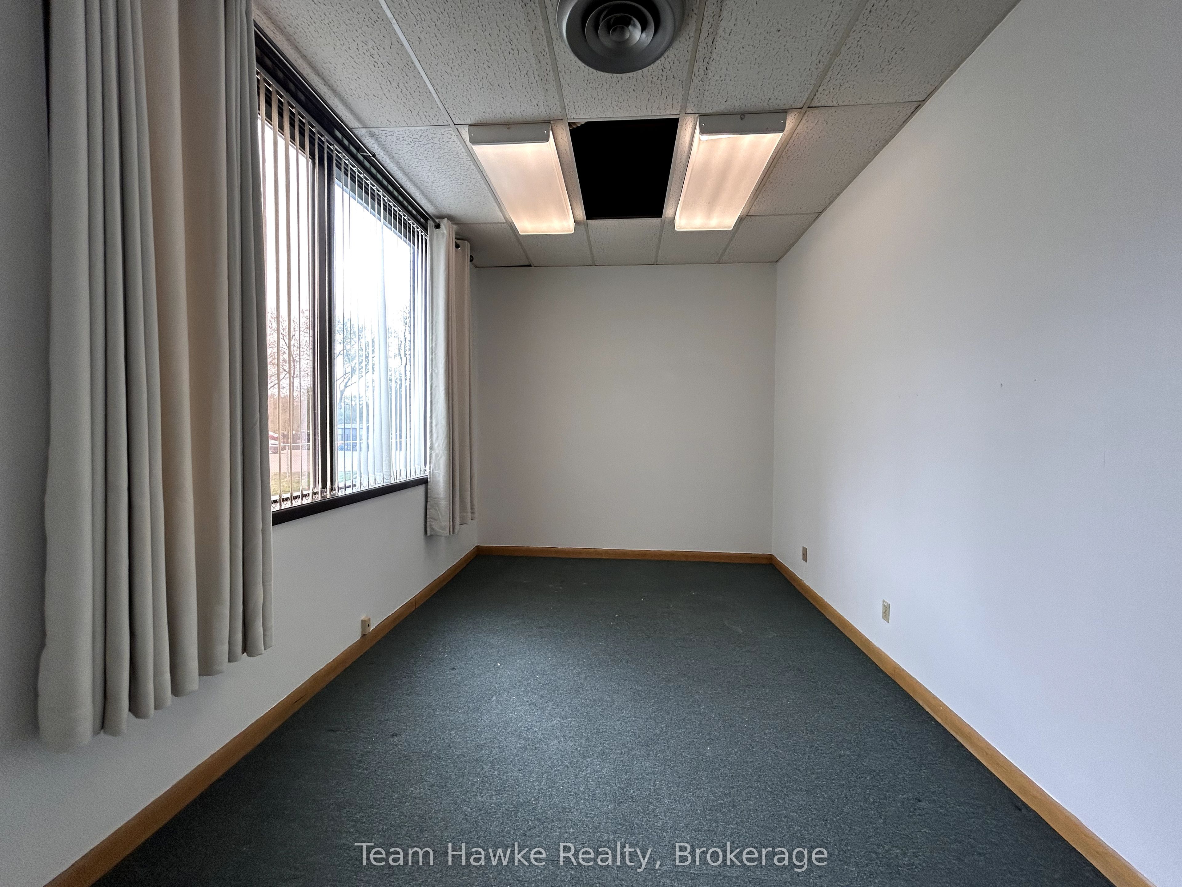 578 King Street Property Photo 11