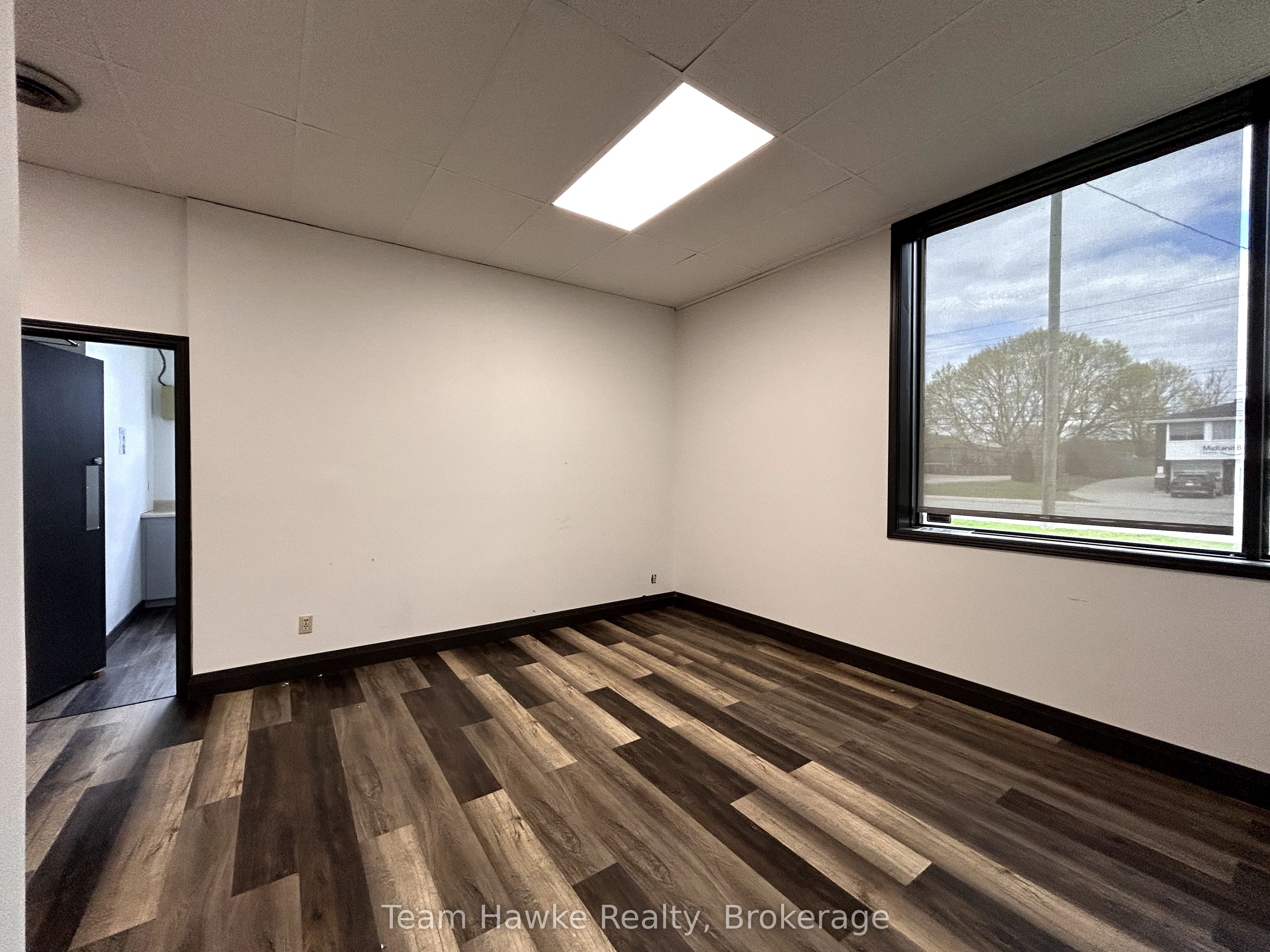 578 King Street Property Photo 14