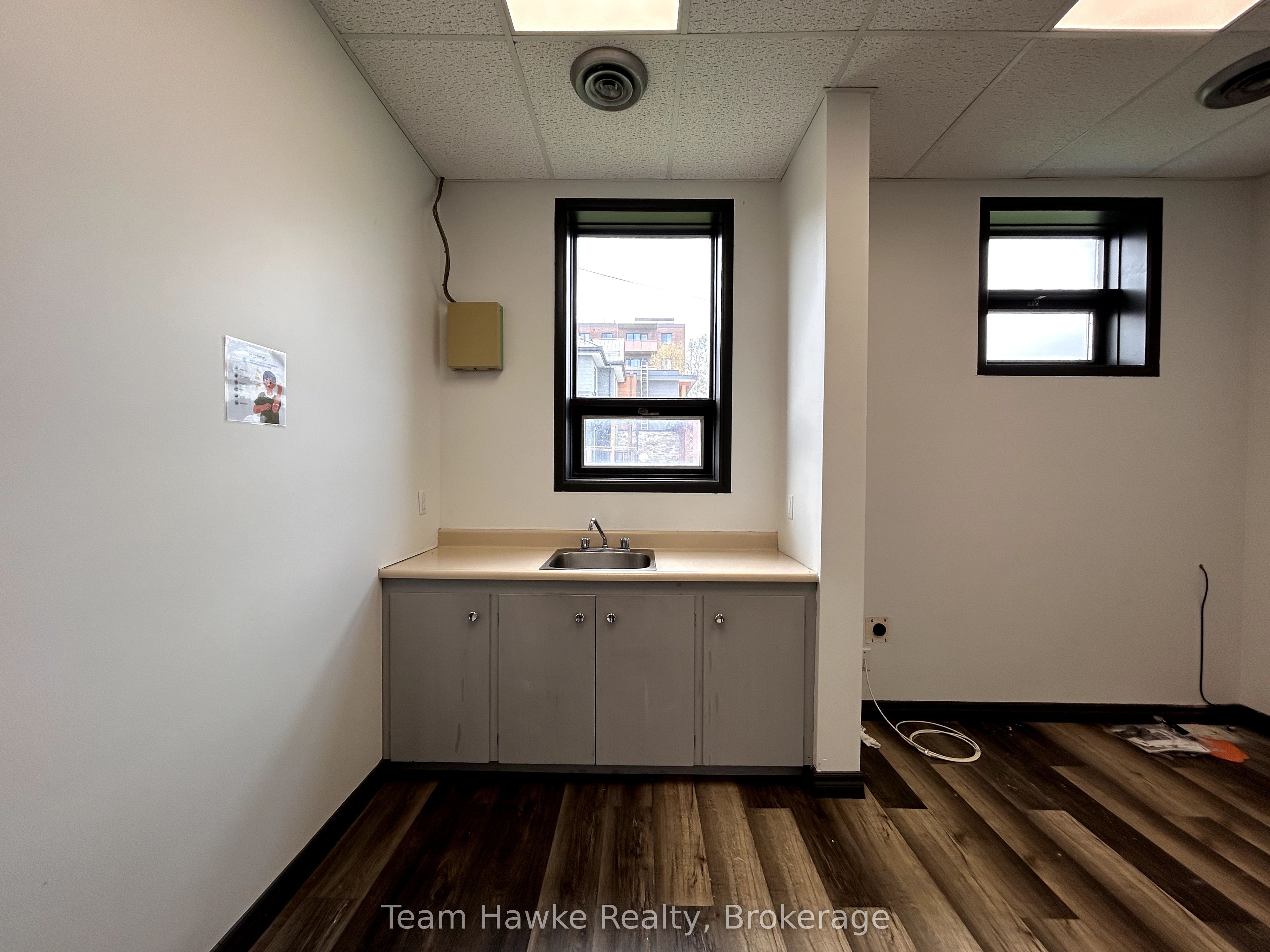 578 King Street Property Photo 18