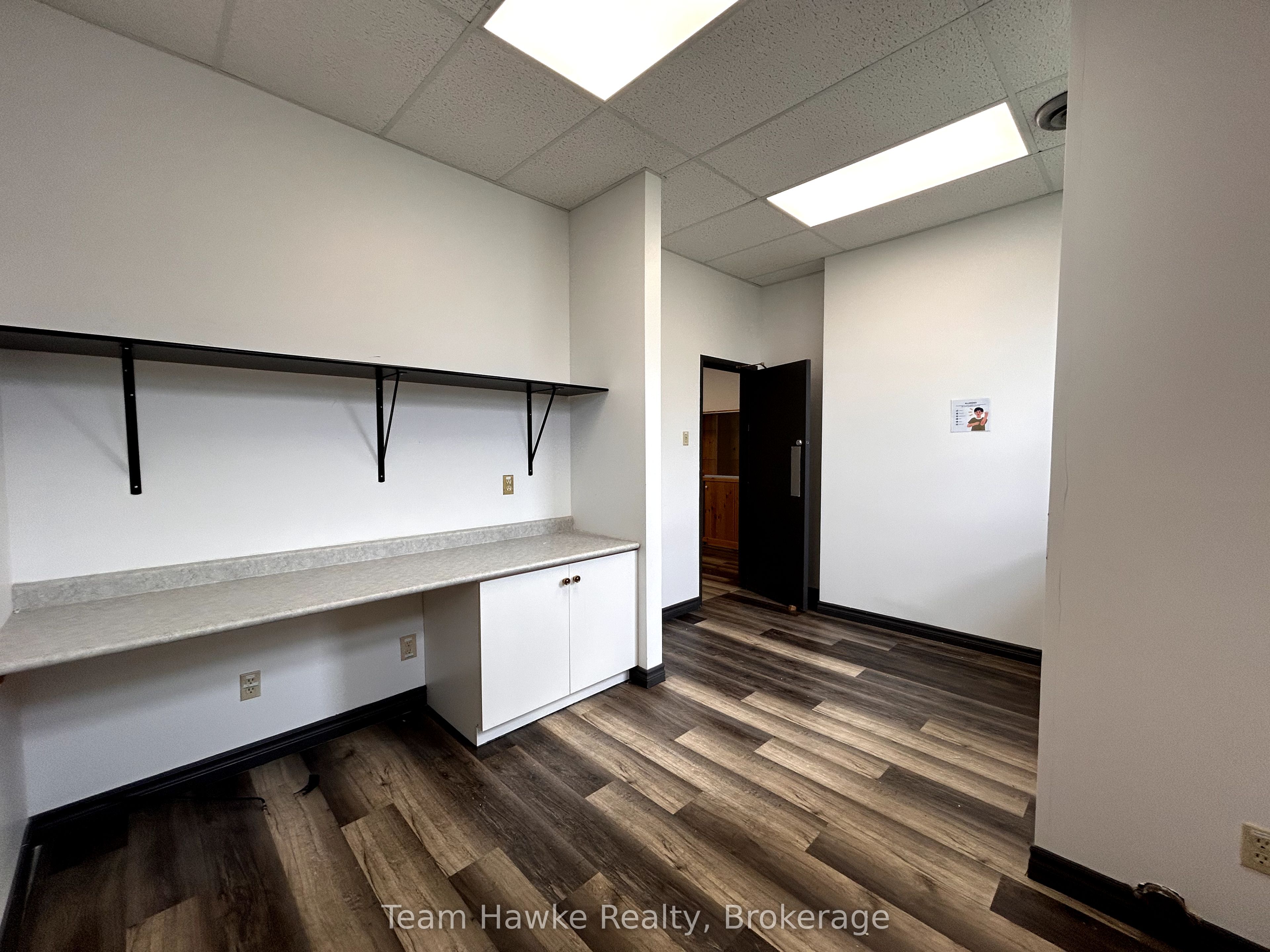 578 King Street Property Photo 19
