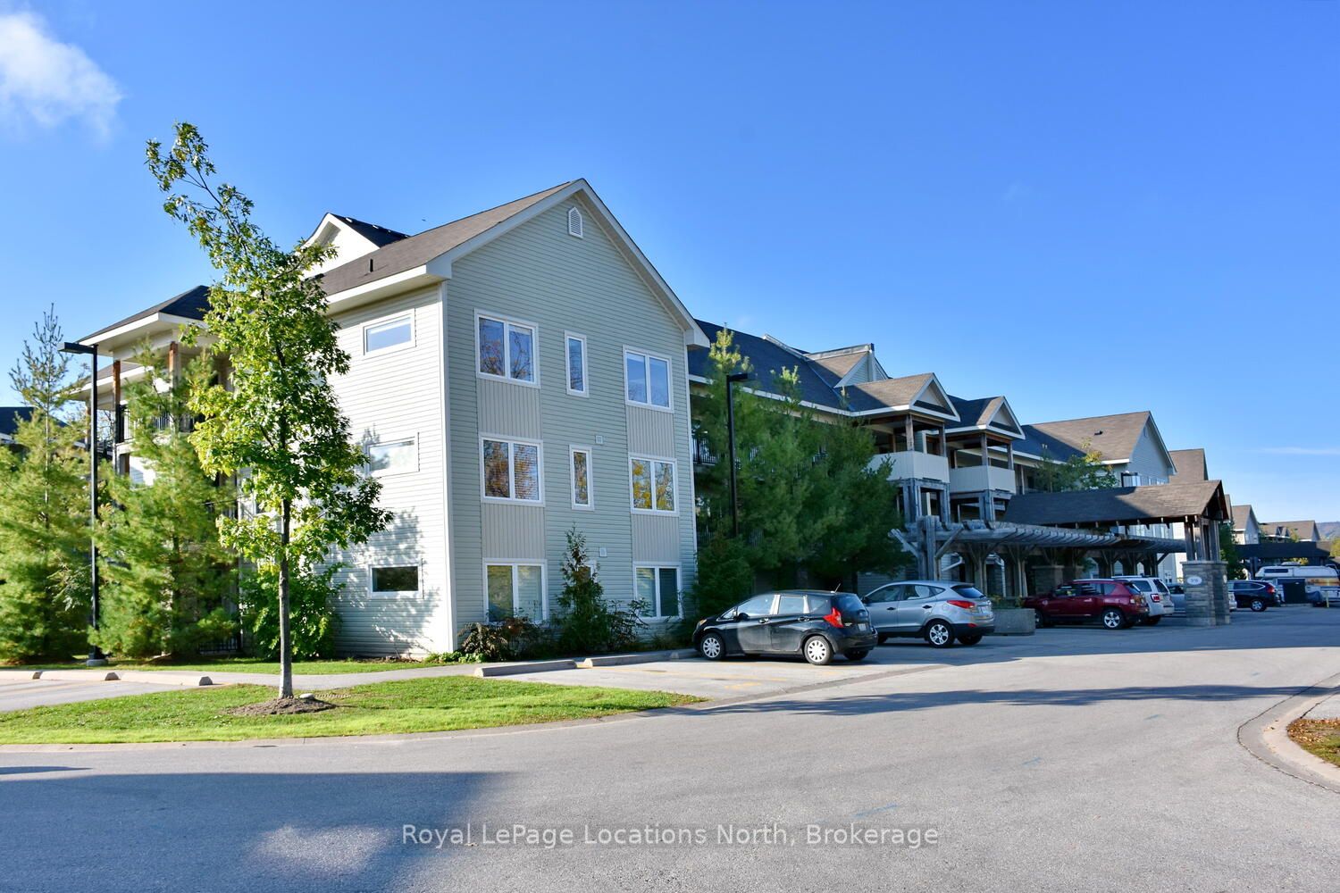 #208 - 6 BRANDY LANE Drive Property Photo 1